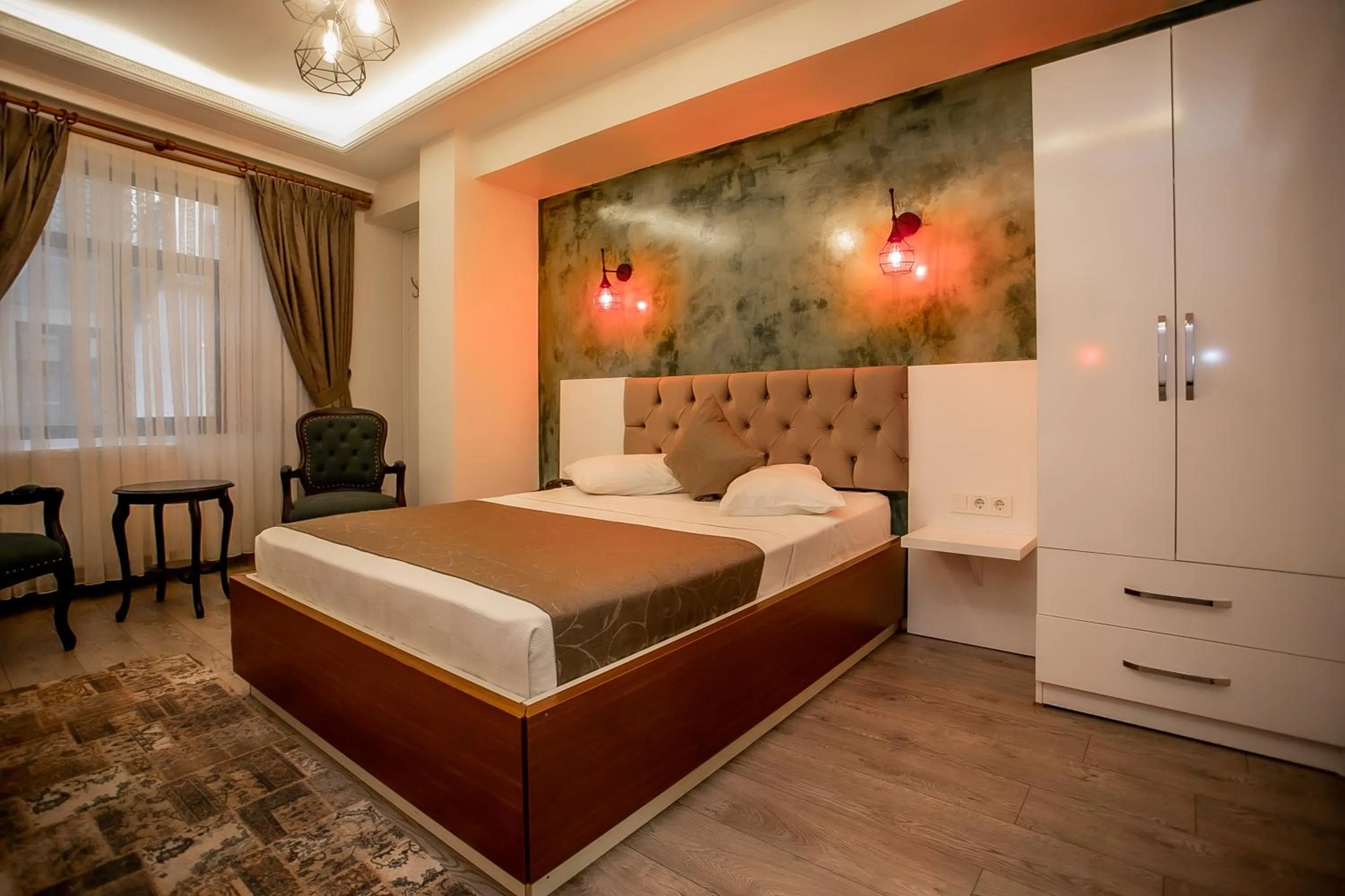 Massage, Bed in Hotel Pera Capitol