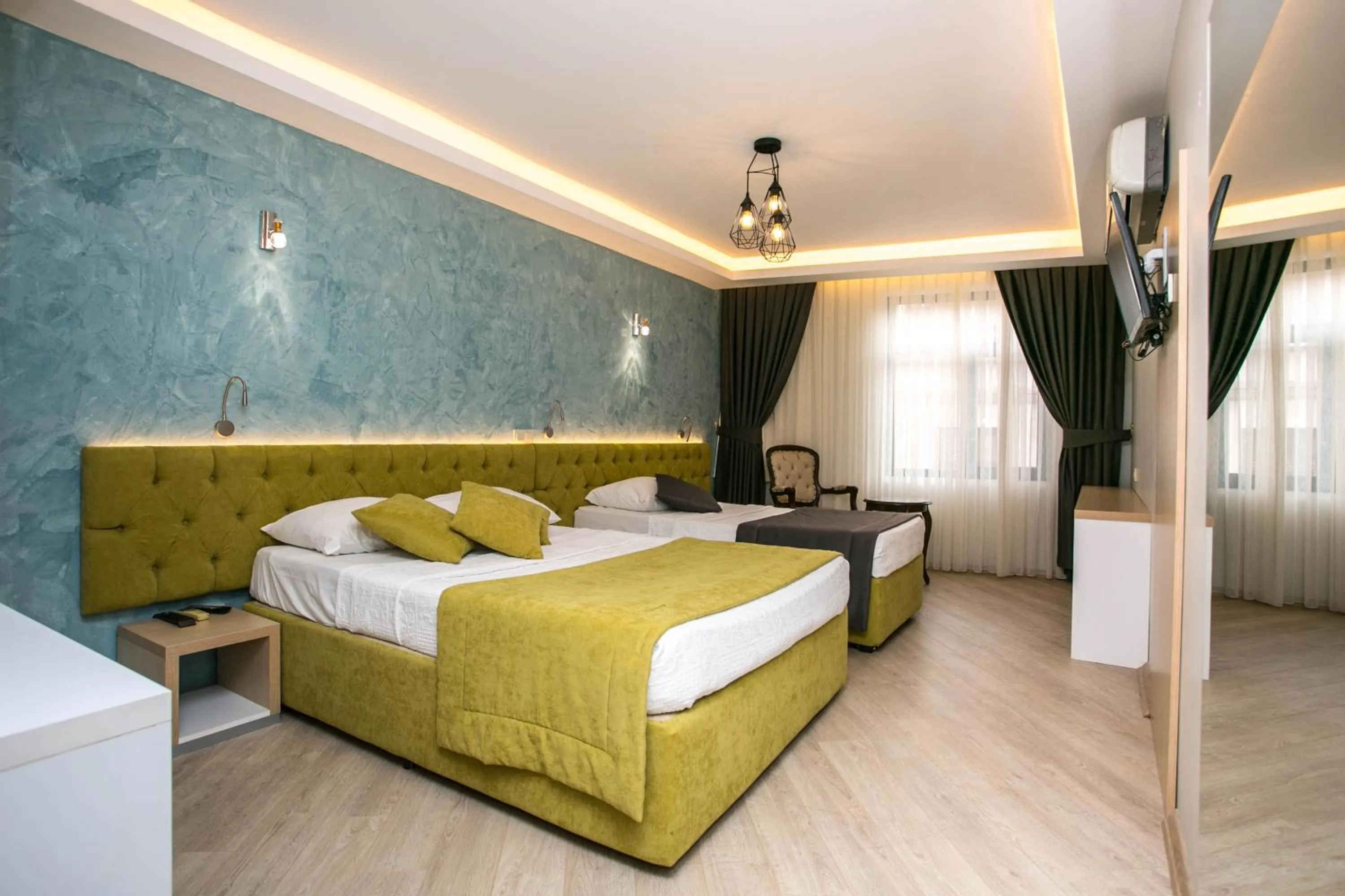 Bedroom, Bed in Hotel Pera Capitol