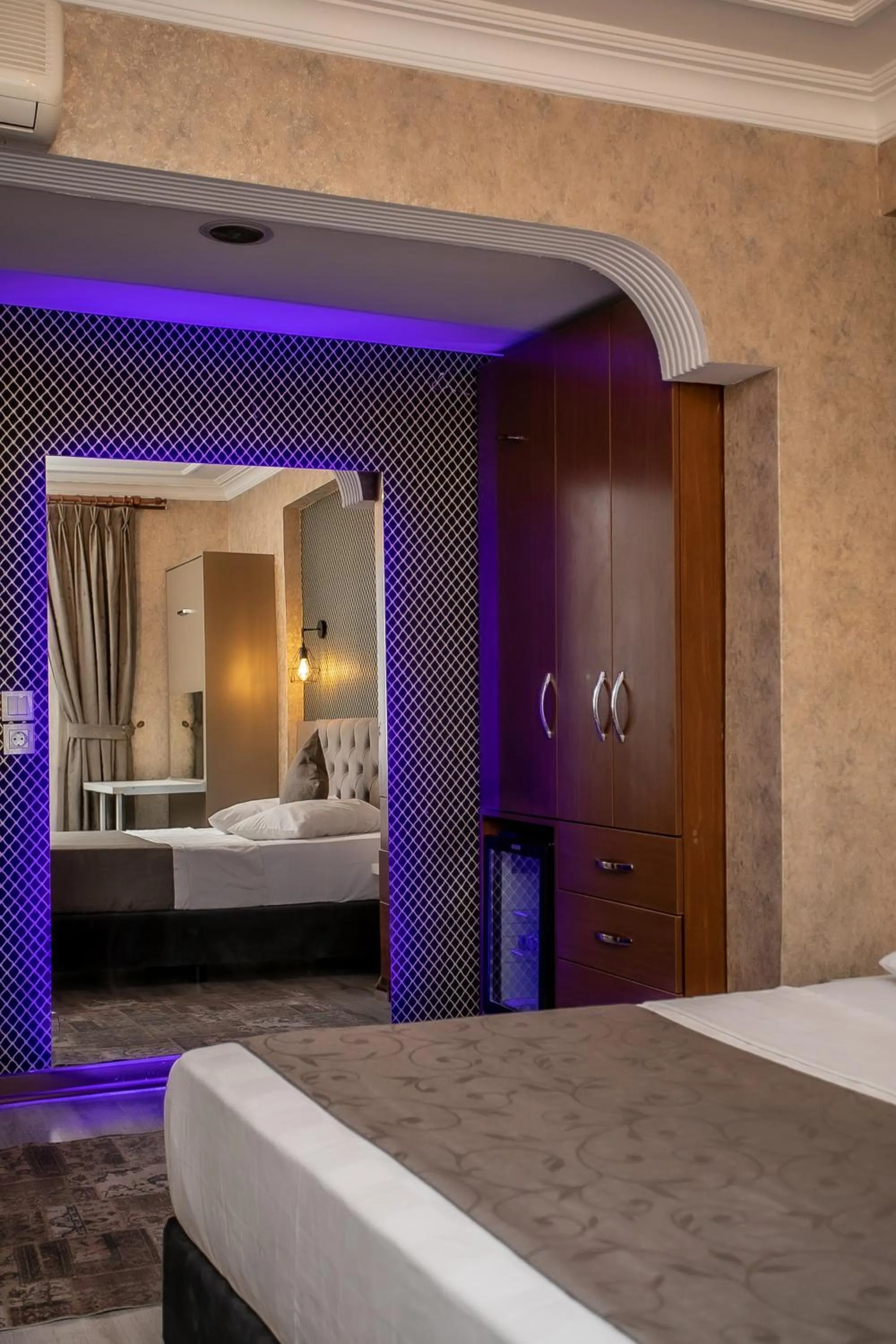 Massage, Bed in Hotel Pera Capitol