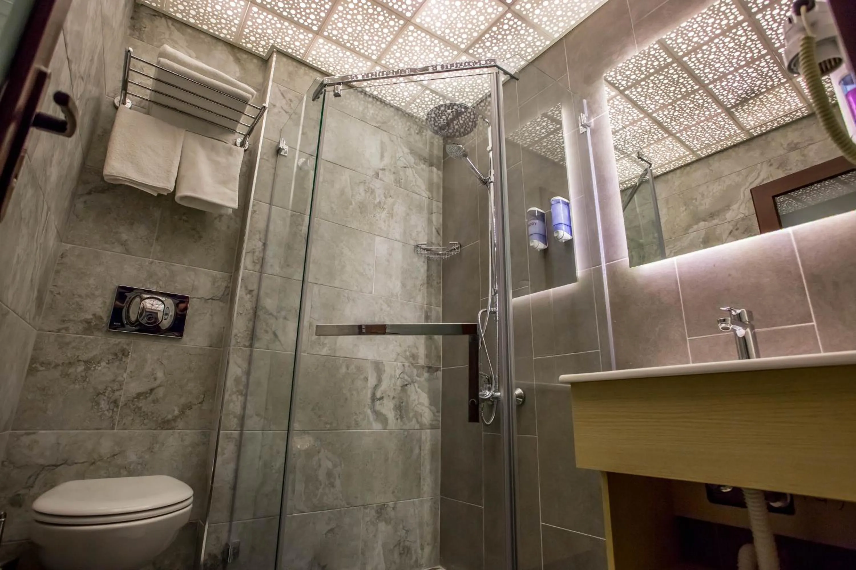 Bedroom in Hotel Pera Capitol