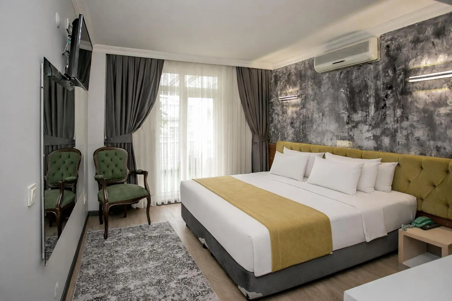 Bed in Hotel Pera Capitol - Taksim & İstiklal