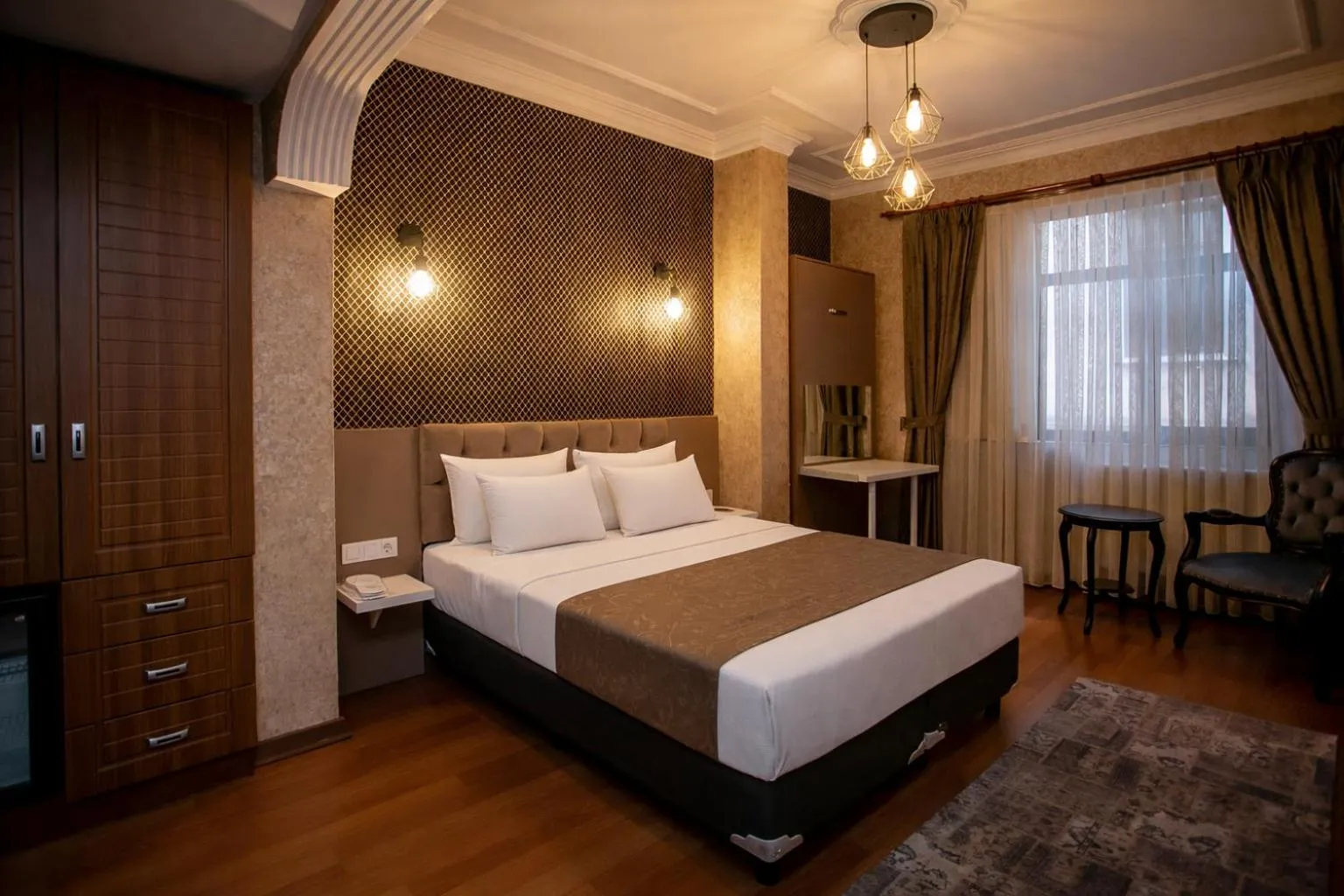 Bed in Hotel Pera Capitol - Taksim & İstiklal