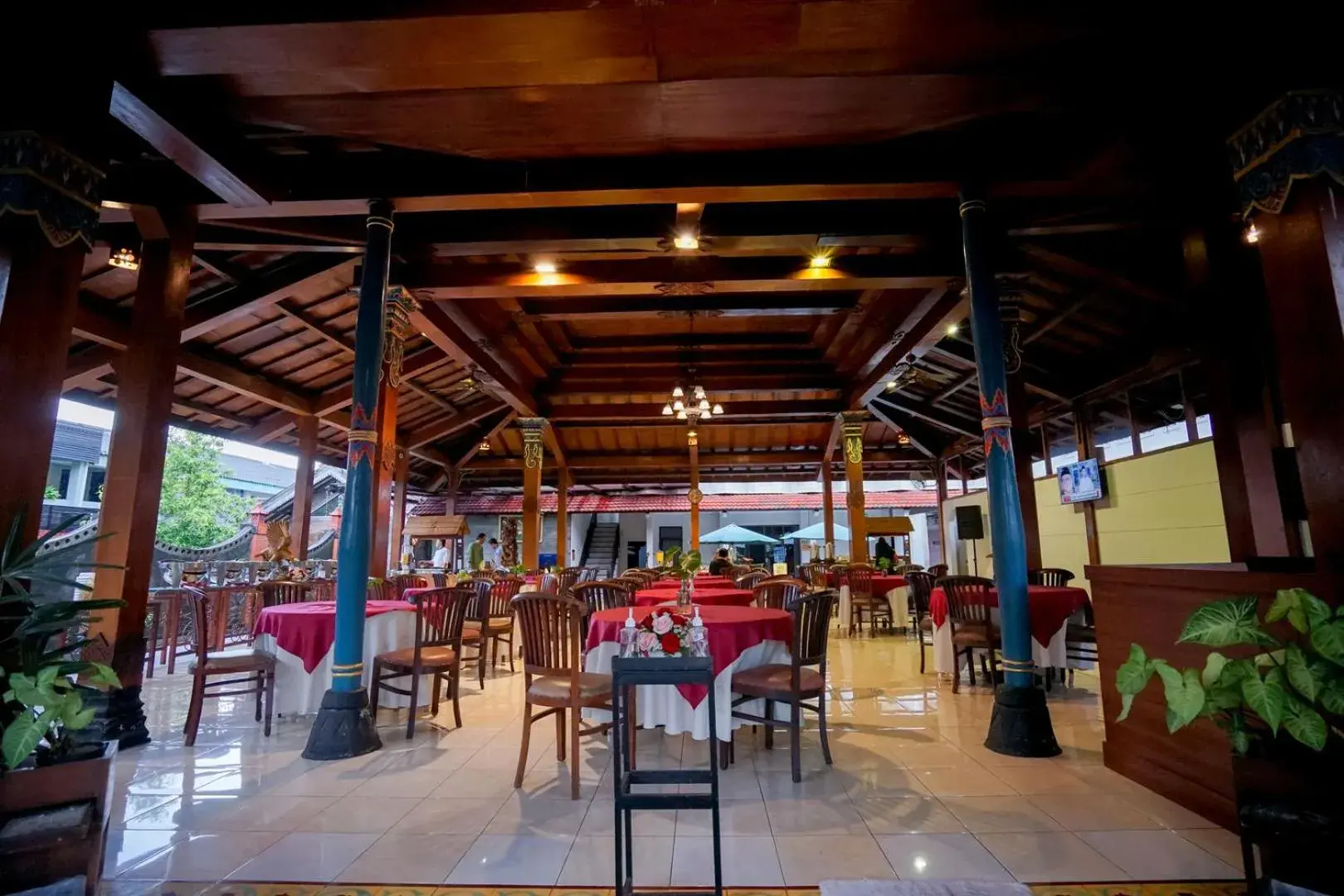 Restaurant/places to eat in Cakra Kusuma Hotel Restaurant/places to eat in Cakra Kusuma Hotel