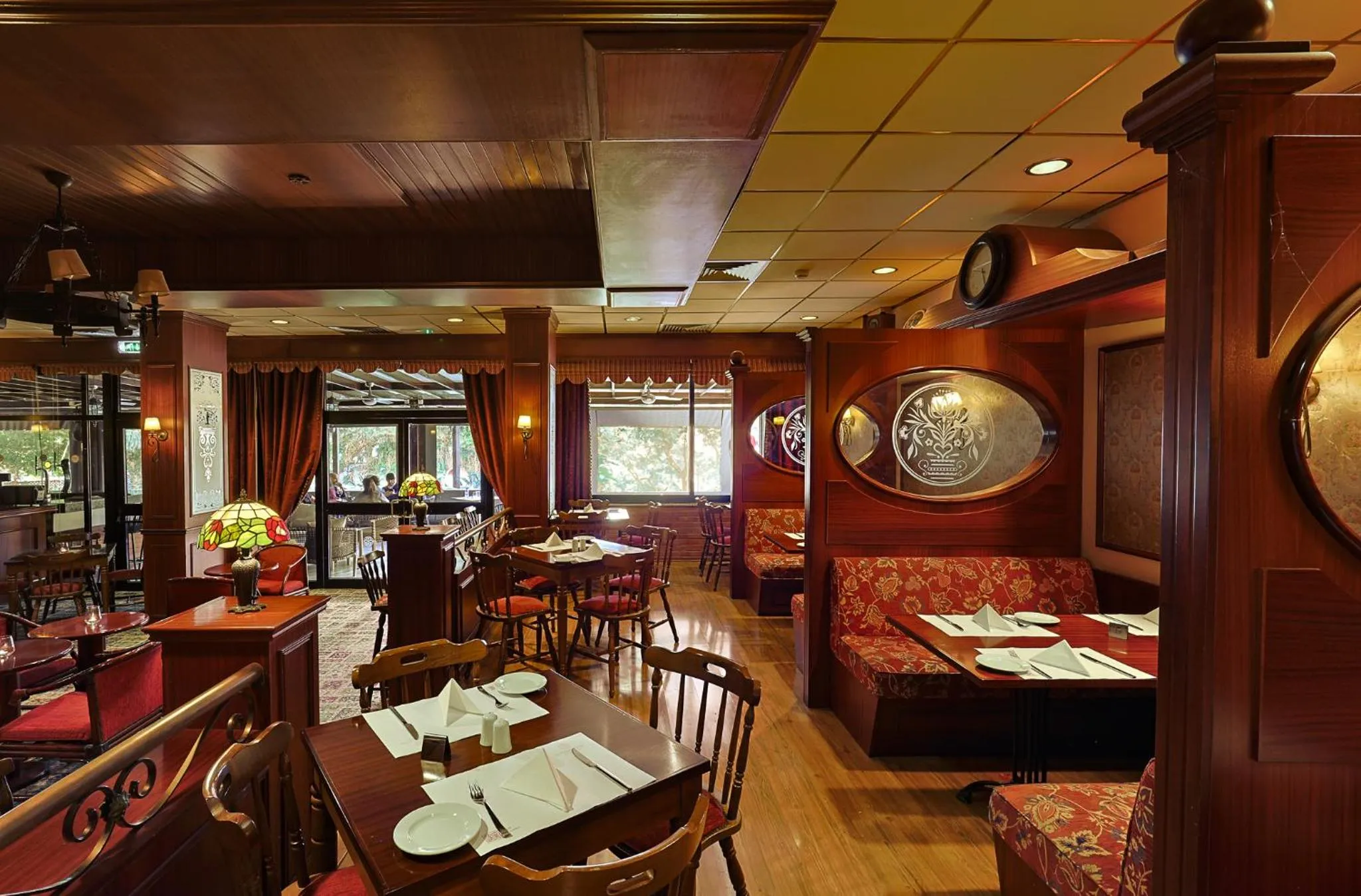 Restaurant/places to eat in Odysseia Hotel Kapetanios