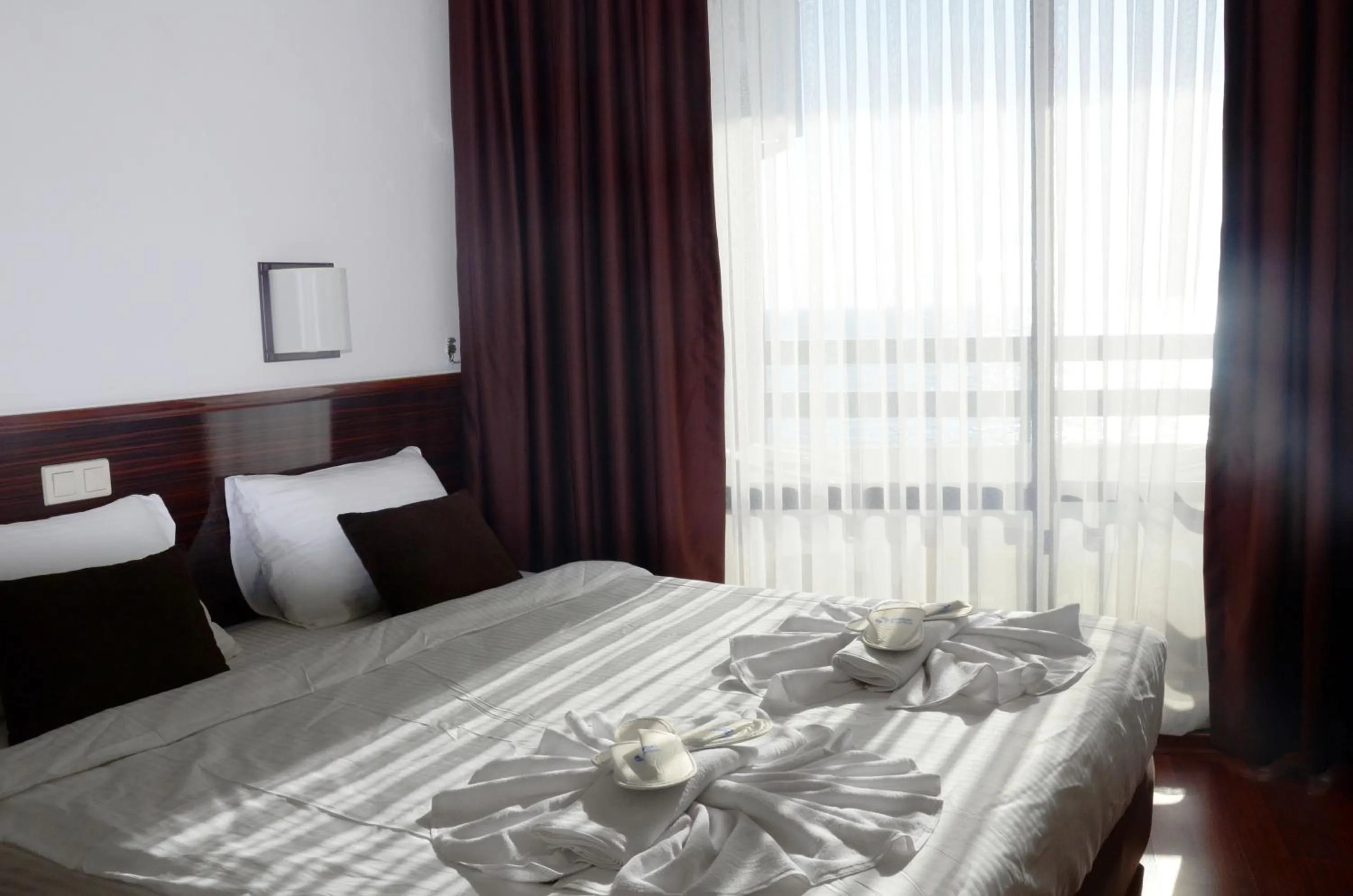 Photo of the whole room, Bed in Sunday Beach Hotel