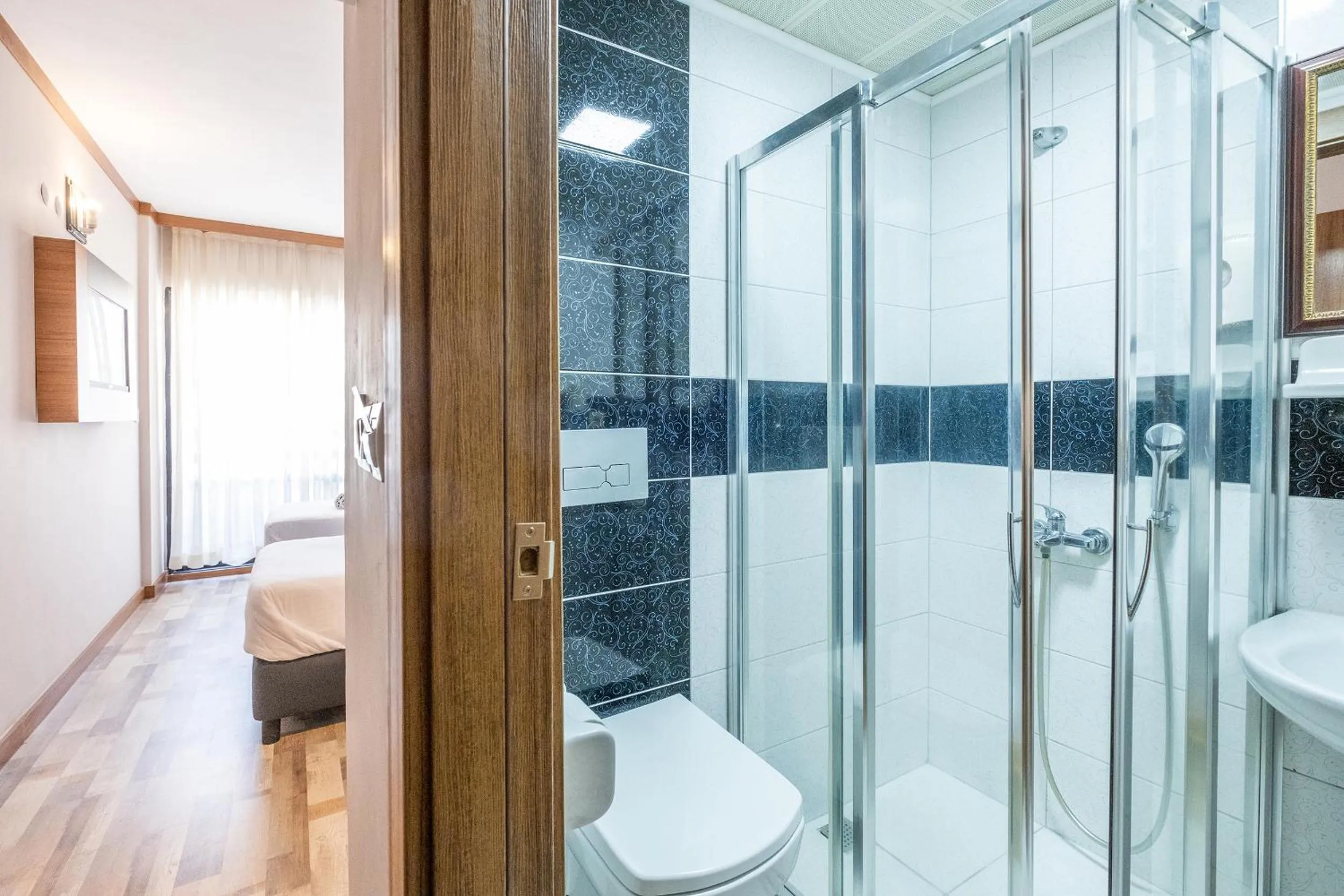 Shower in Sunday Beach Hotel