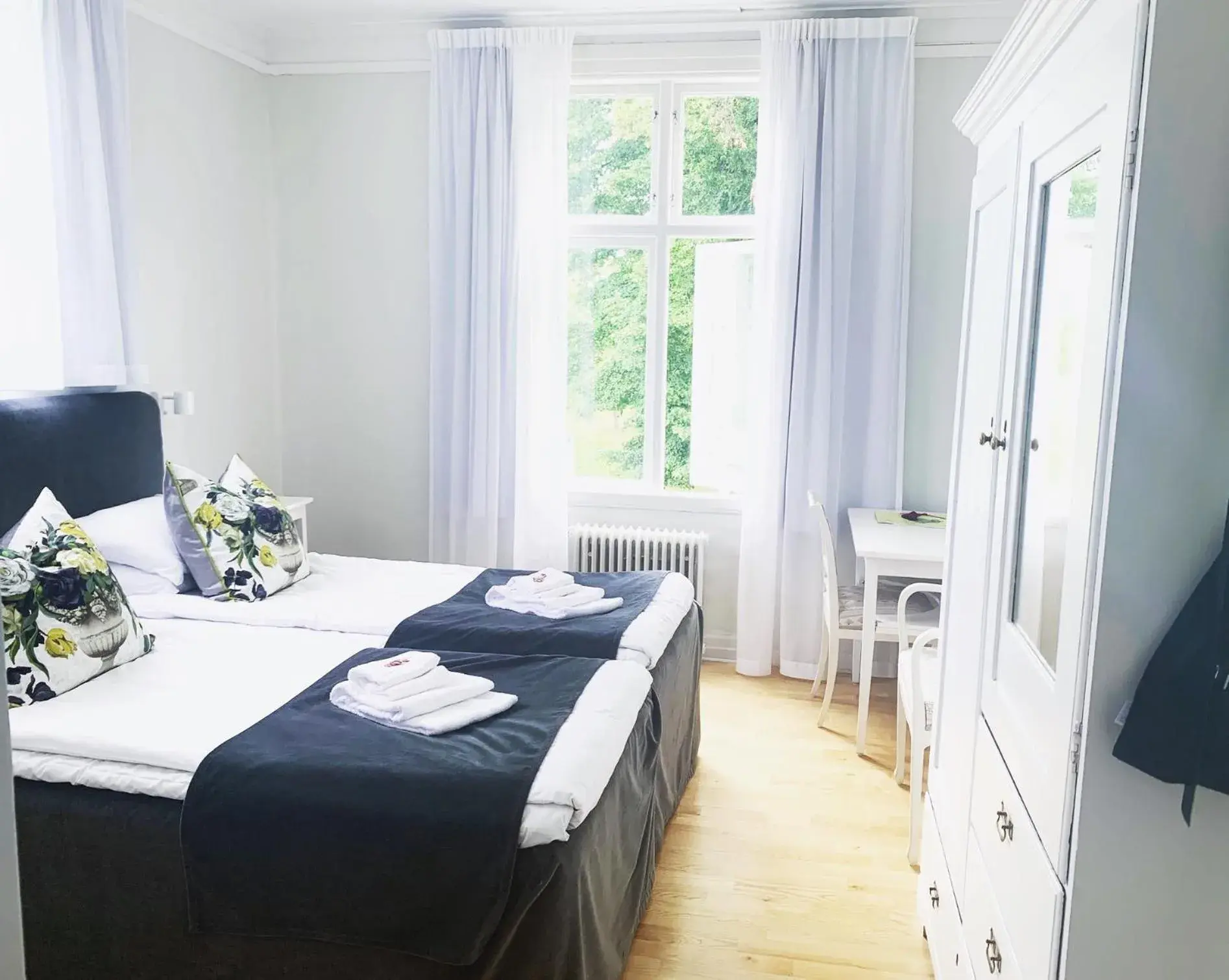 Standard Double or Twin Room in Drottning Victorias Hotell & Vilohem Standard Double or Twin Room in Drottning Victorias Hotell & Vilohem