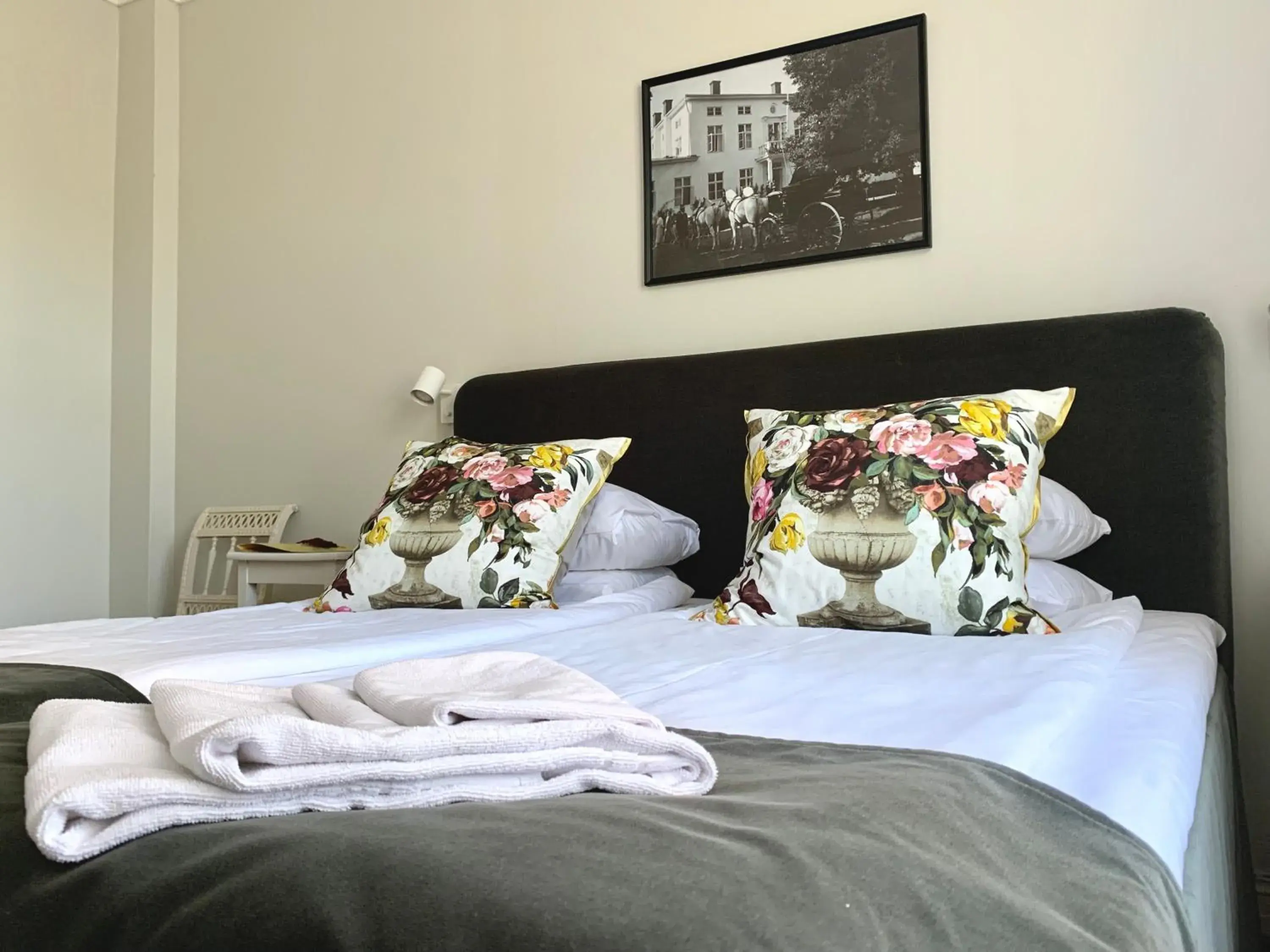 Standard Double or Twin Room in Drottning Victorias Hotell & Vilohem Standard Double or Twin Room in Drottning Victorias Hotell & Vilohem
