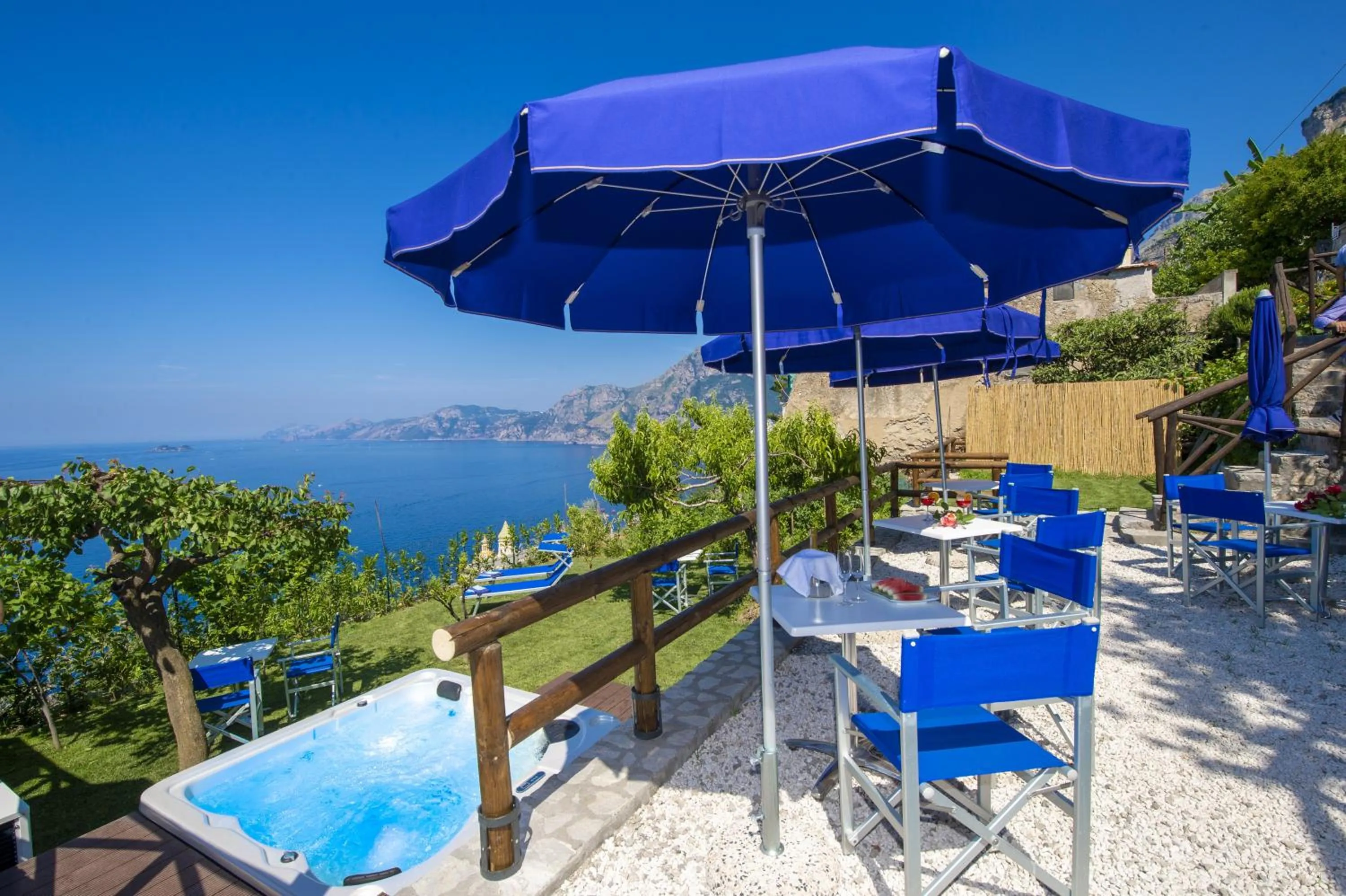 Property building in Villa Il Frantoio and Lilmar