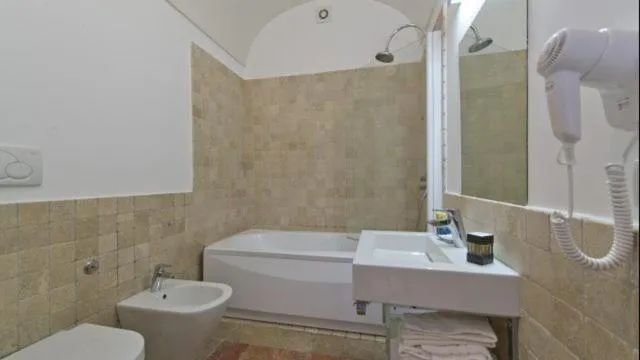Bathroom in Villa Il Frantoio and Lilmar