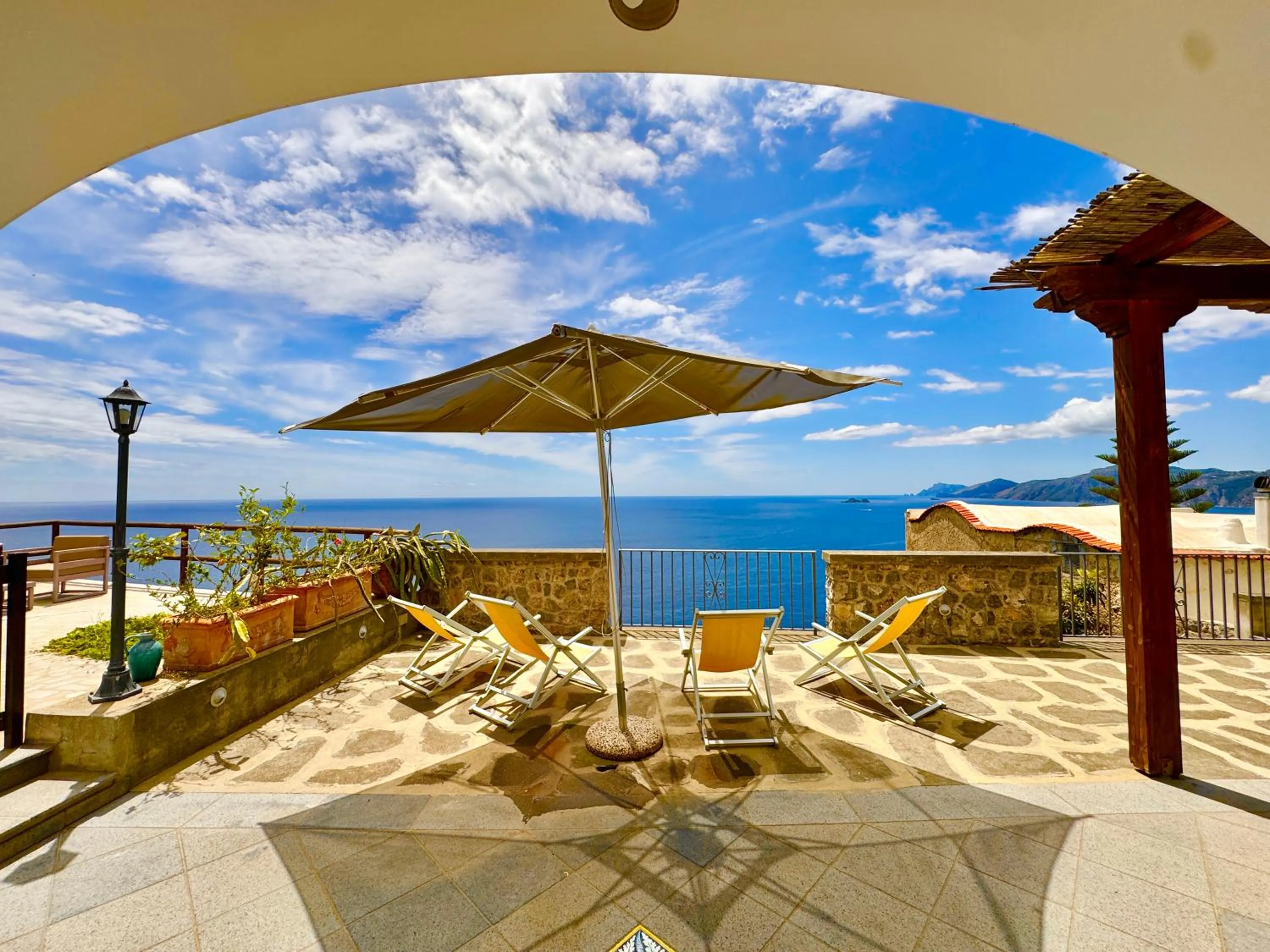 Patio in Villa Il Frantoio and Lilmar