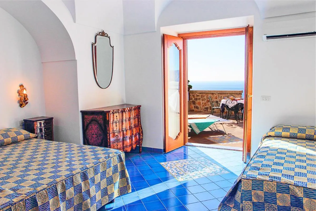 Day, Bed in Villa Il Frantoio and Lilmar