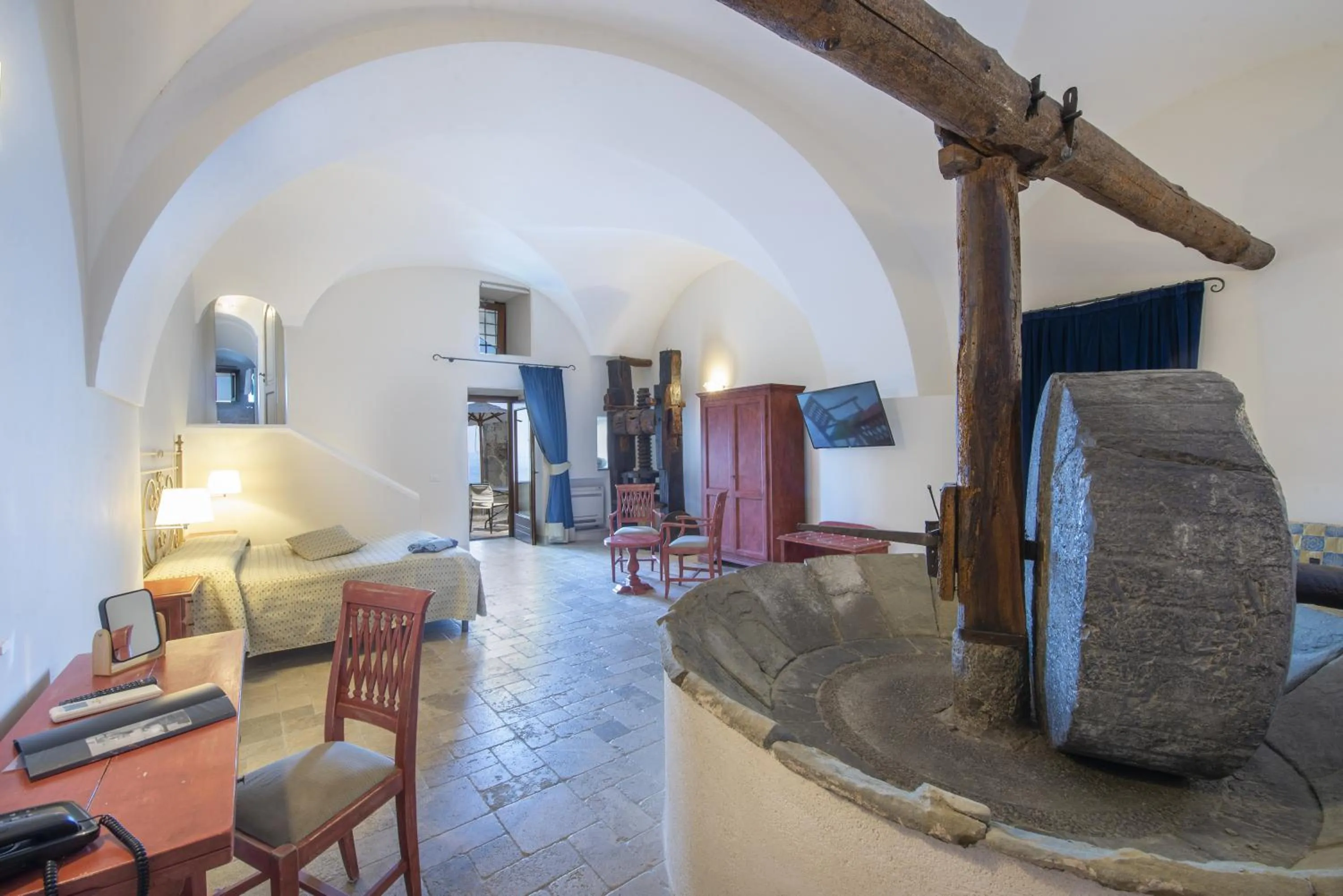 Property building in Villa Il Frantoio and Lilmar