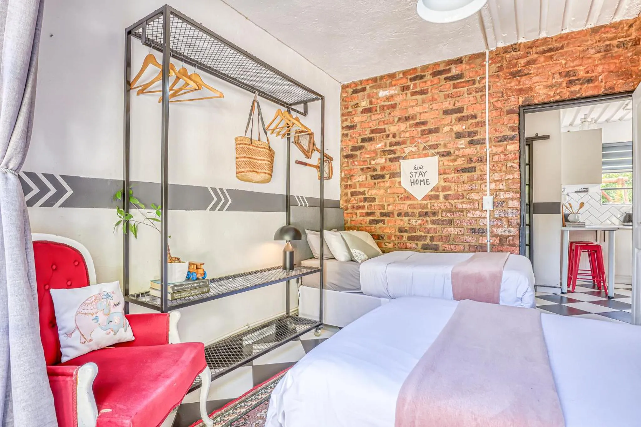 Photo of the whole room in The Bedford Manor