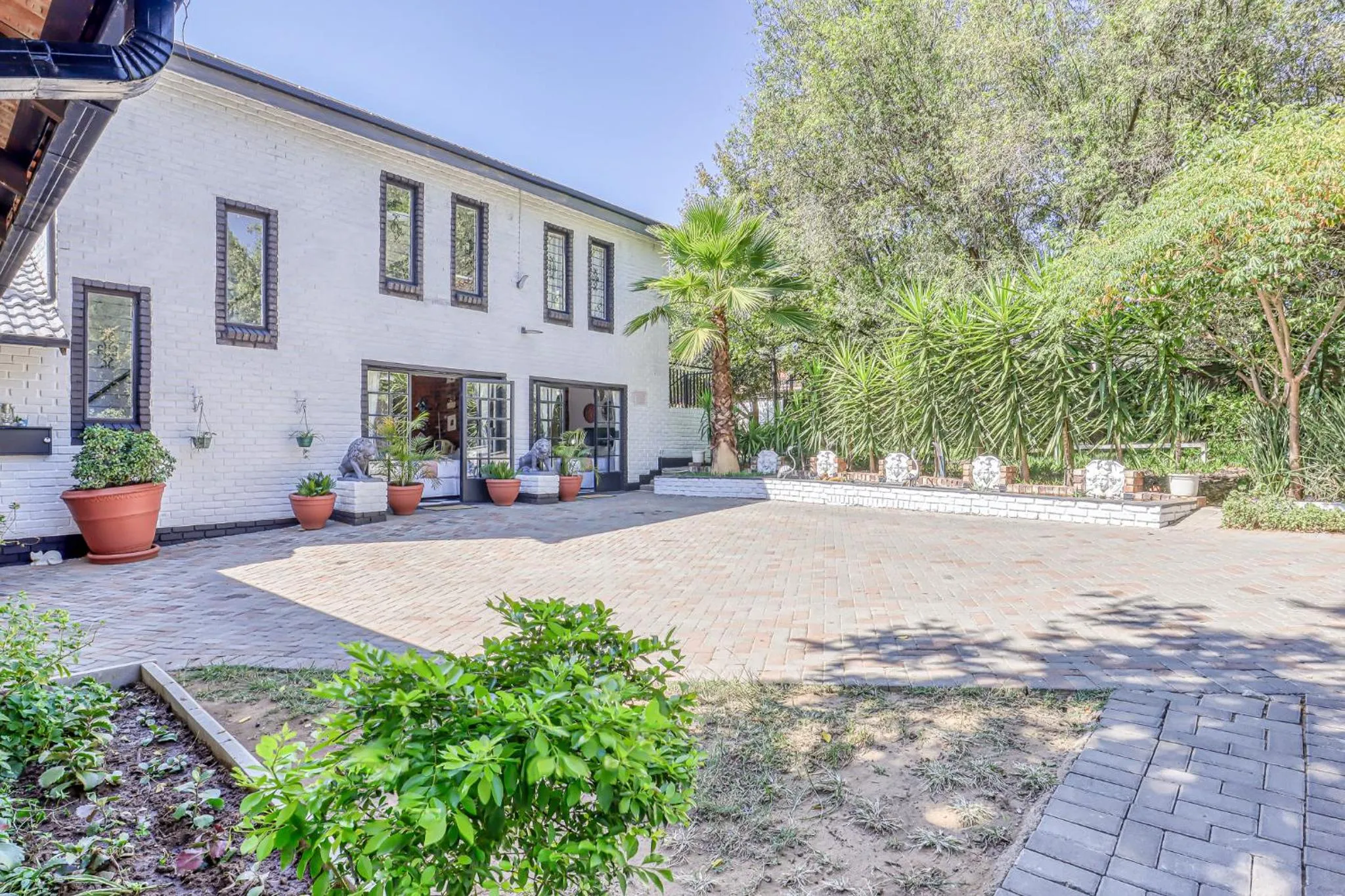 Property building in The Bedford Manor