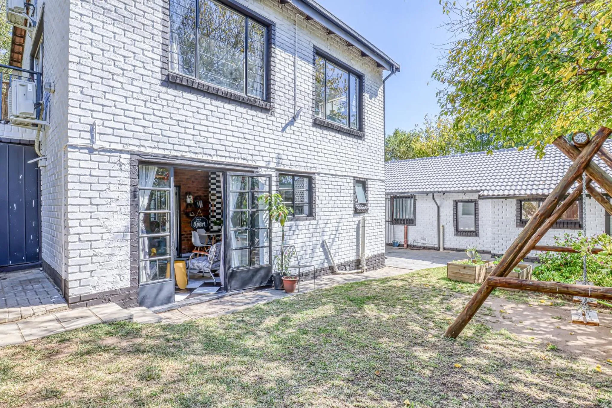 Property building in The Bedford Manor