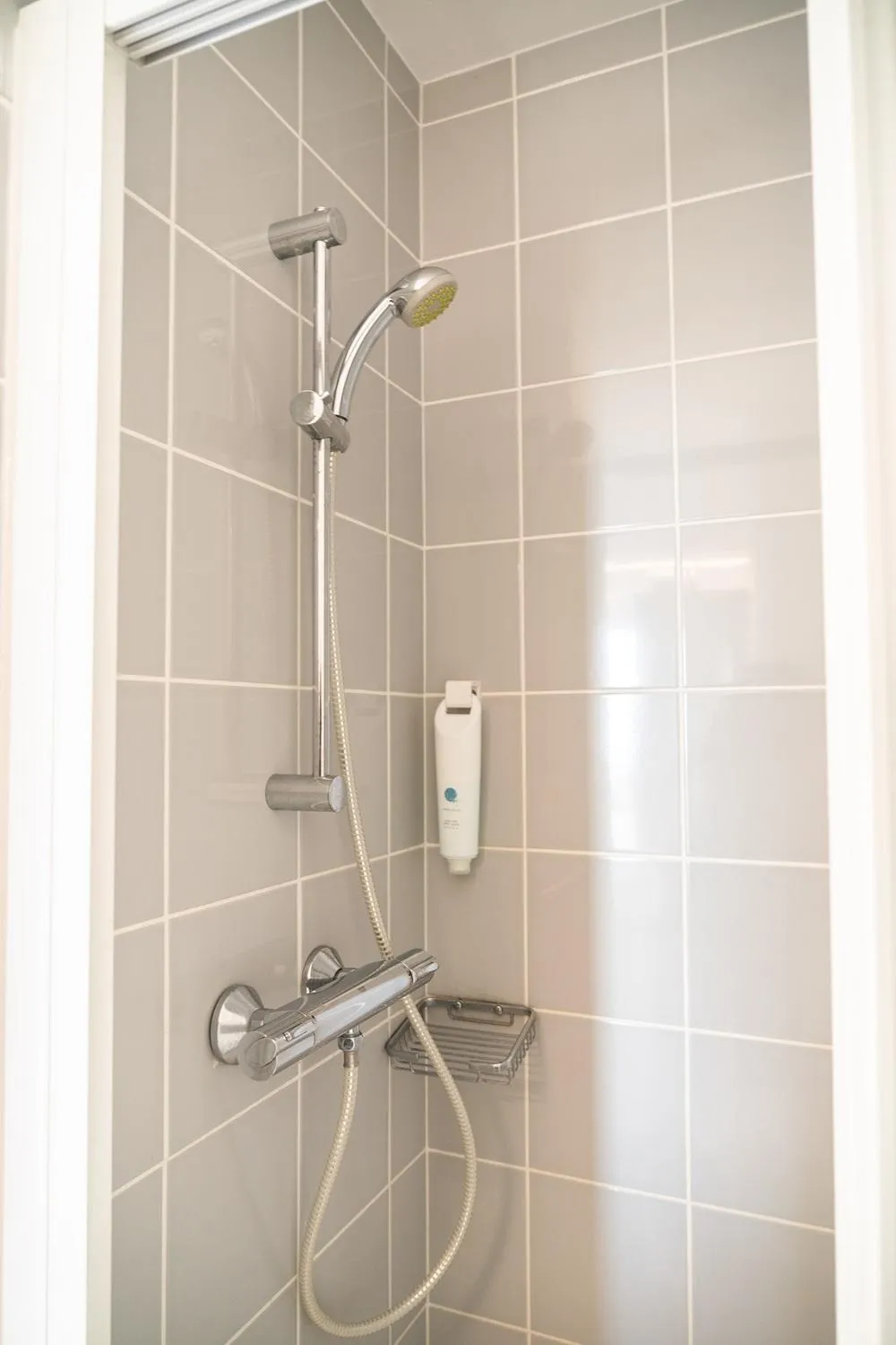 Shower in Centre Jean XXIII