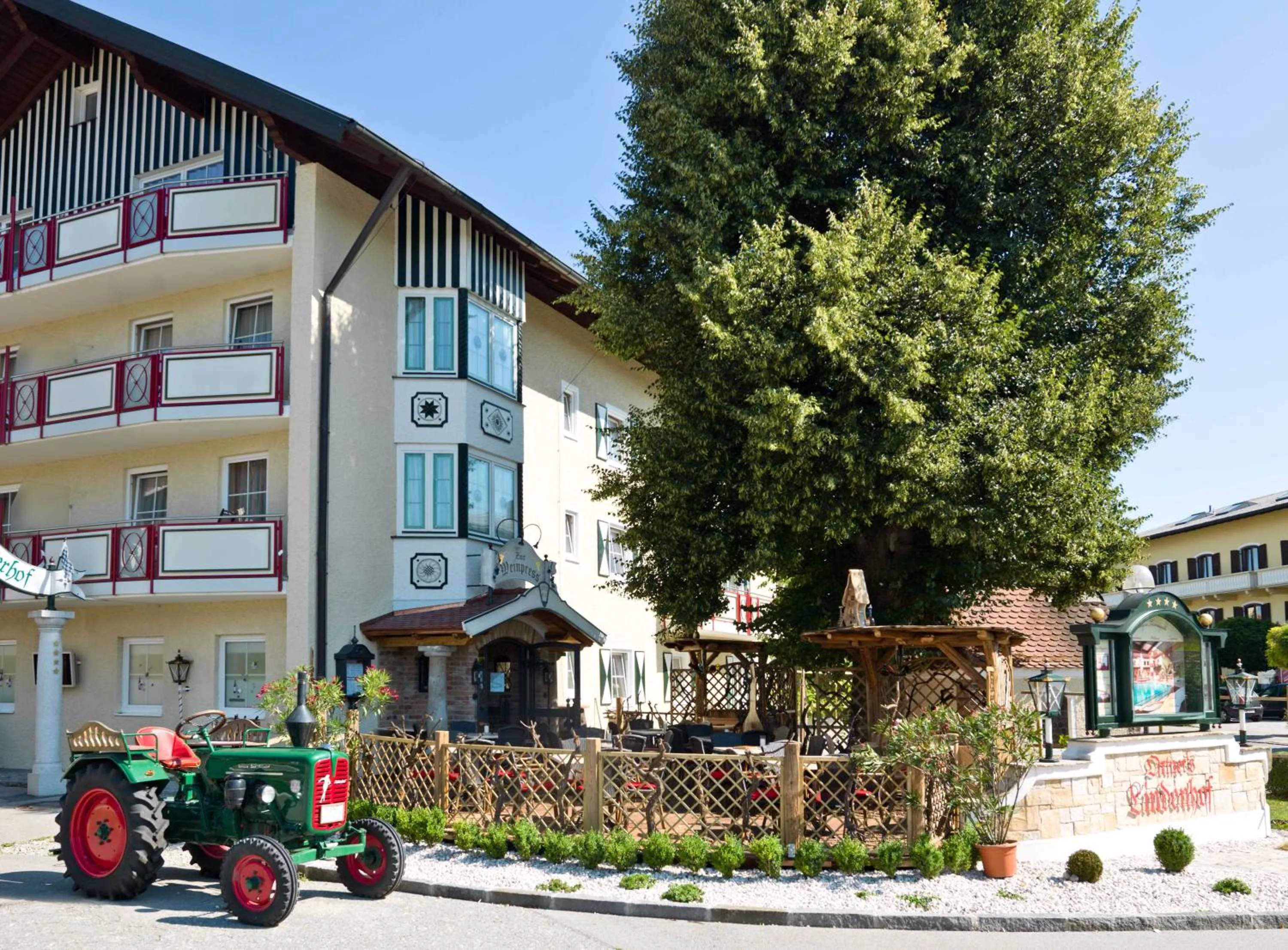 Facade/entrance in Ortner's Resort
