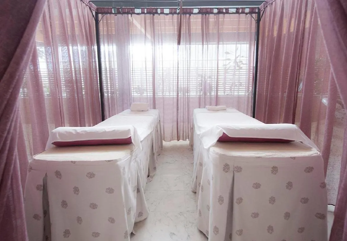 Spa and wellness centre/facilities, Bed in Laias Caldaria hotel y Balneario