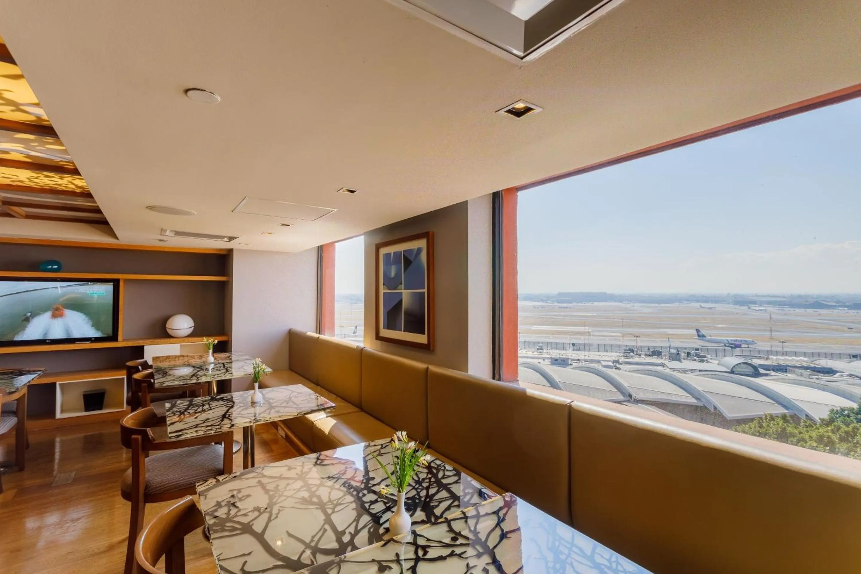 Restaurant/places to eat in Camino Real Aeropuerto