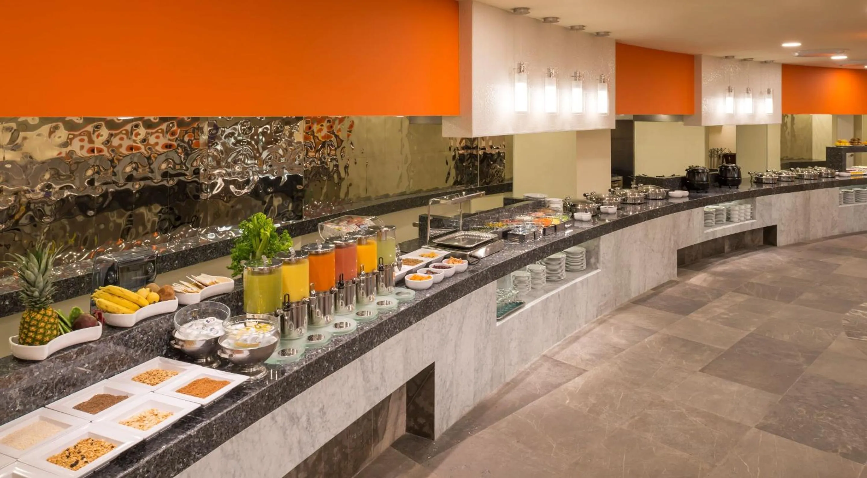 Restaurant/places to eat in Camino Real Aeropuerto