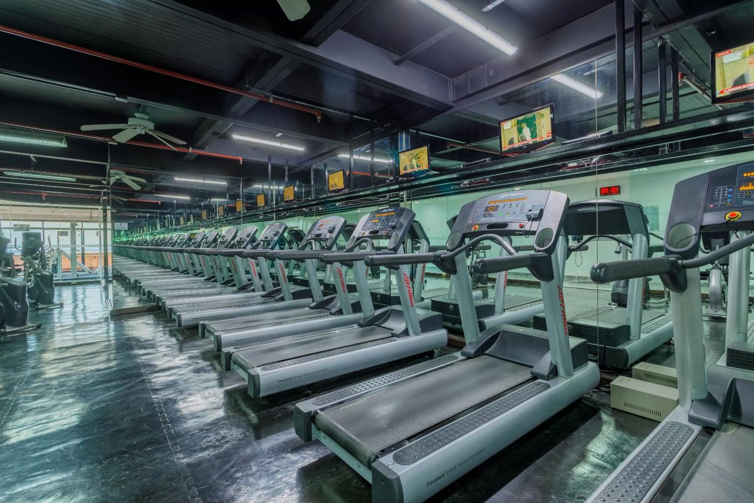 Fitness centre/facilities in Camino Real Aeropuerto