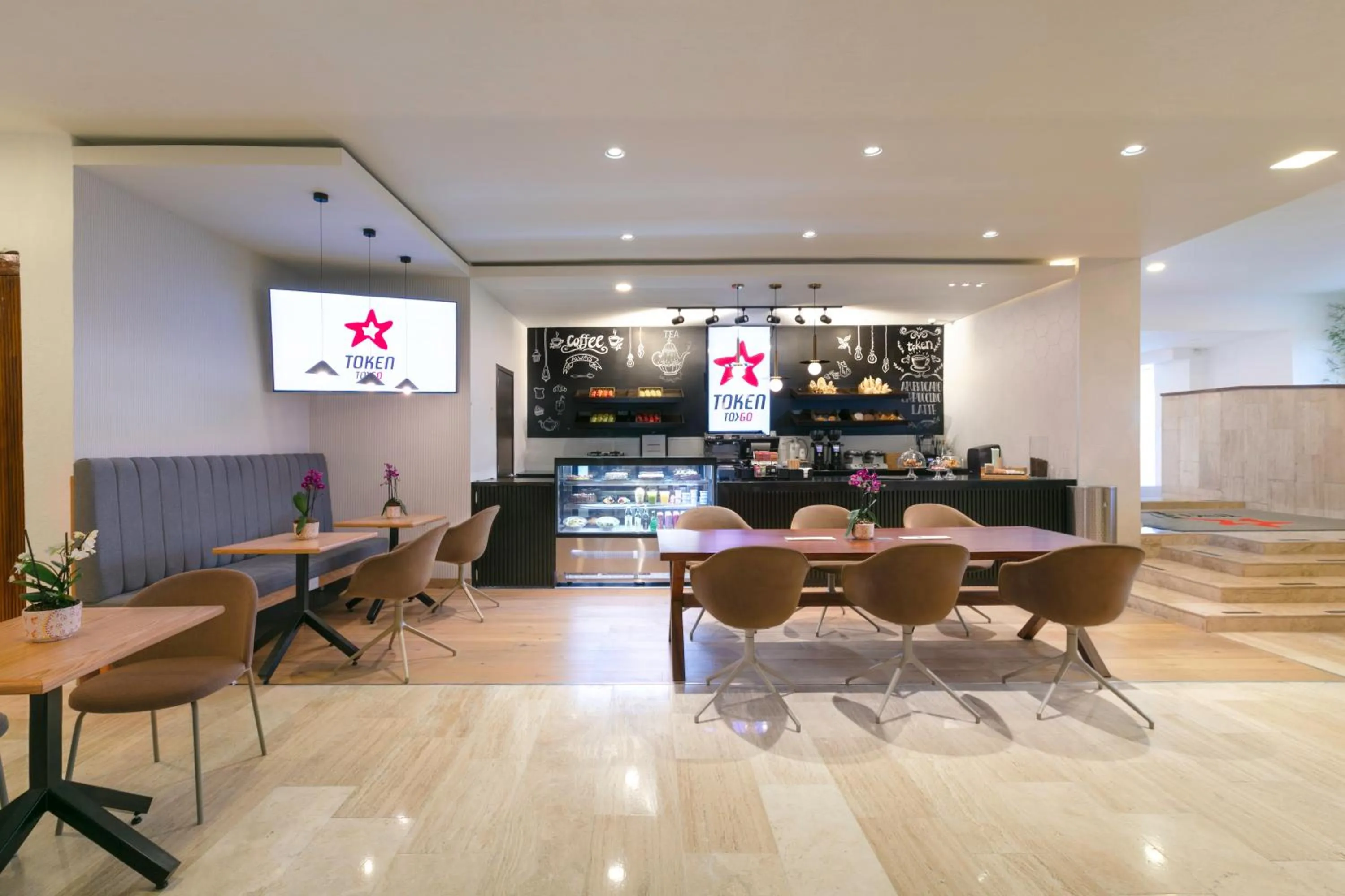 Restaurant/places to eat in Camino Real Aeropuerto