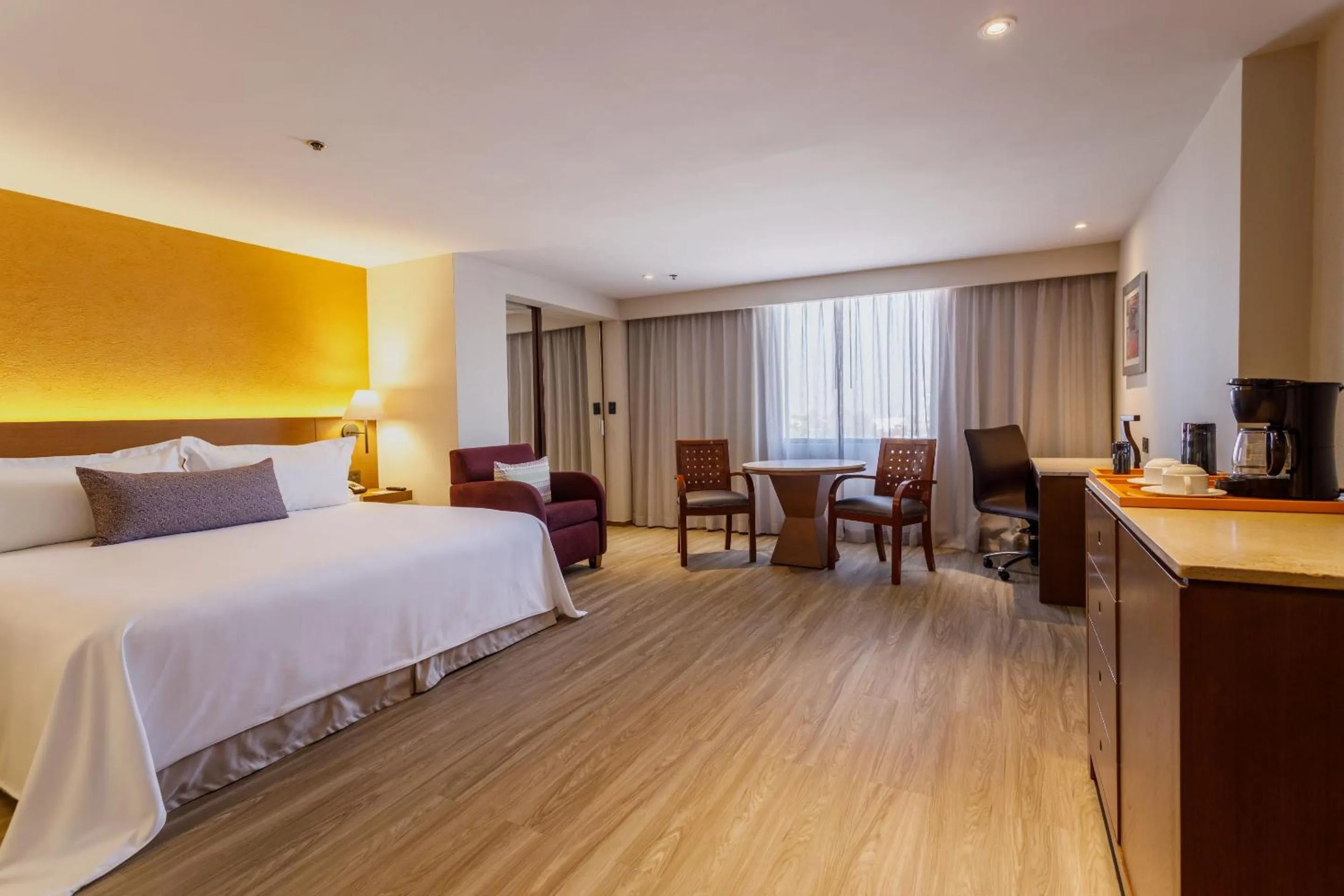 Photo of the whole room, Bed in Camino Real Aeropuerto