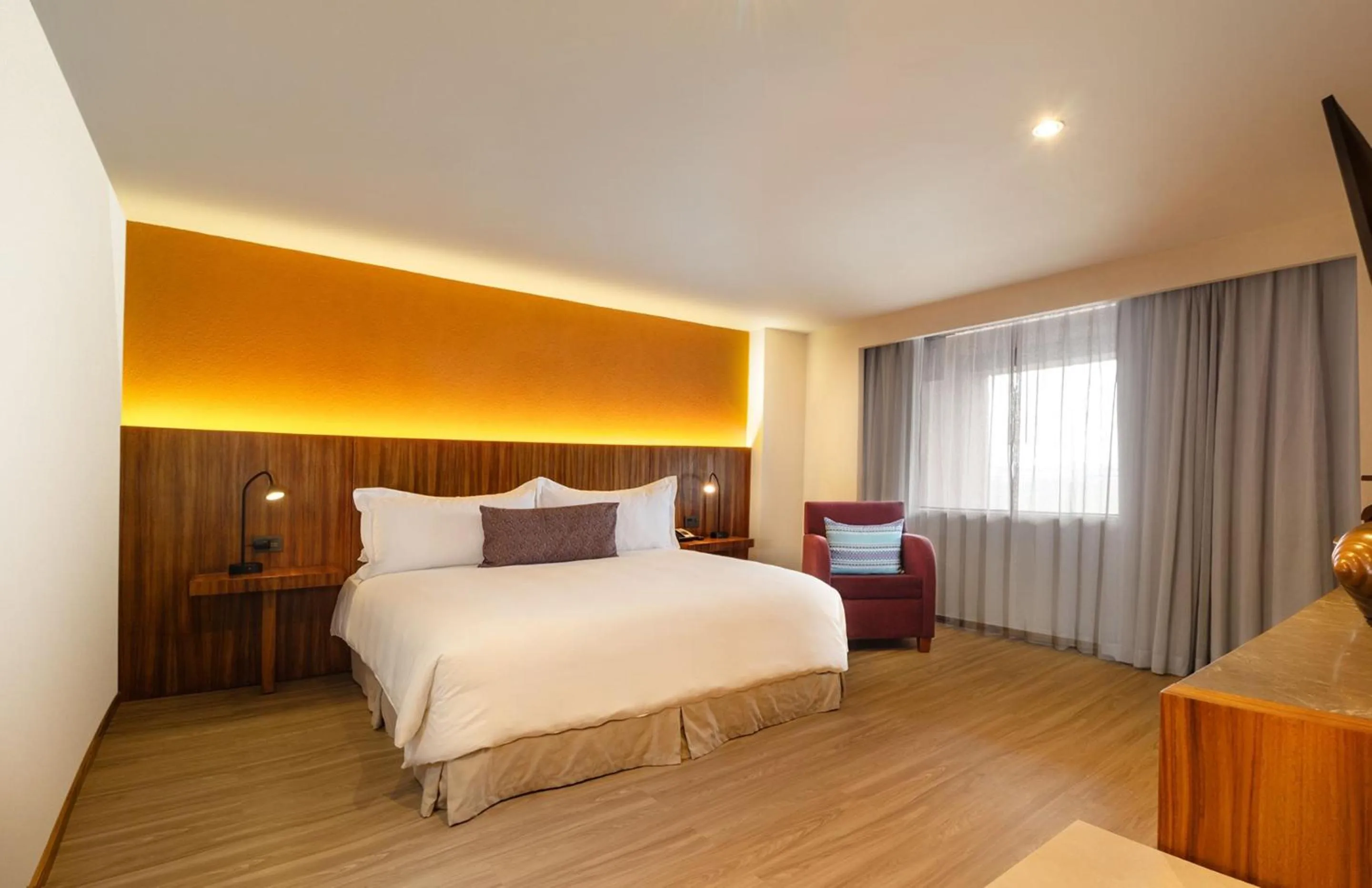 Photo of the whole room, Bed in Camino Real Aeropuerto