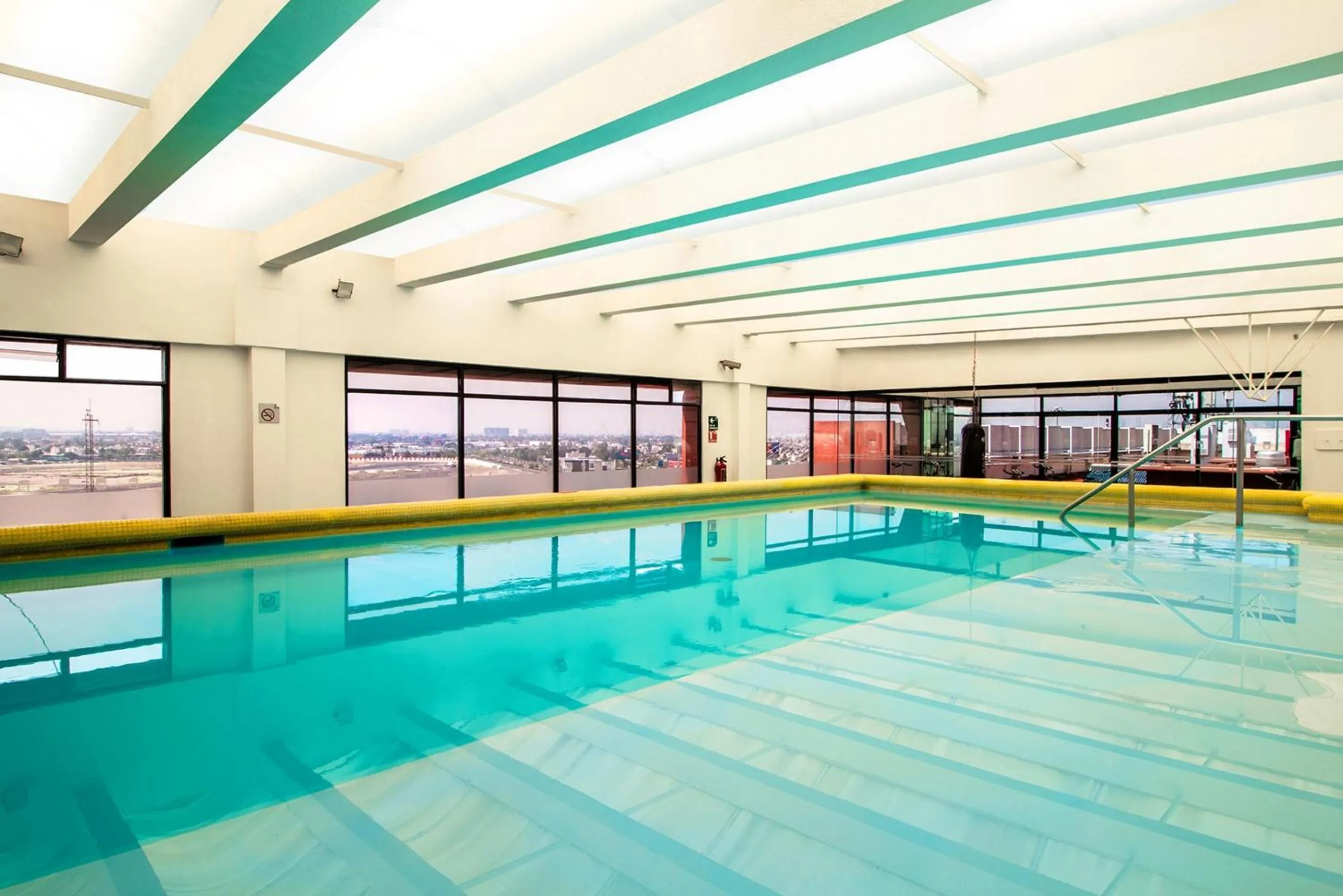 Swimming pool in Camino Real Aeropuerto