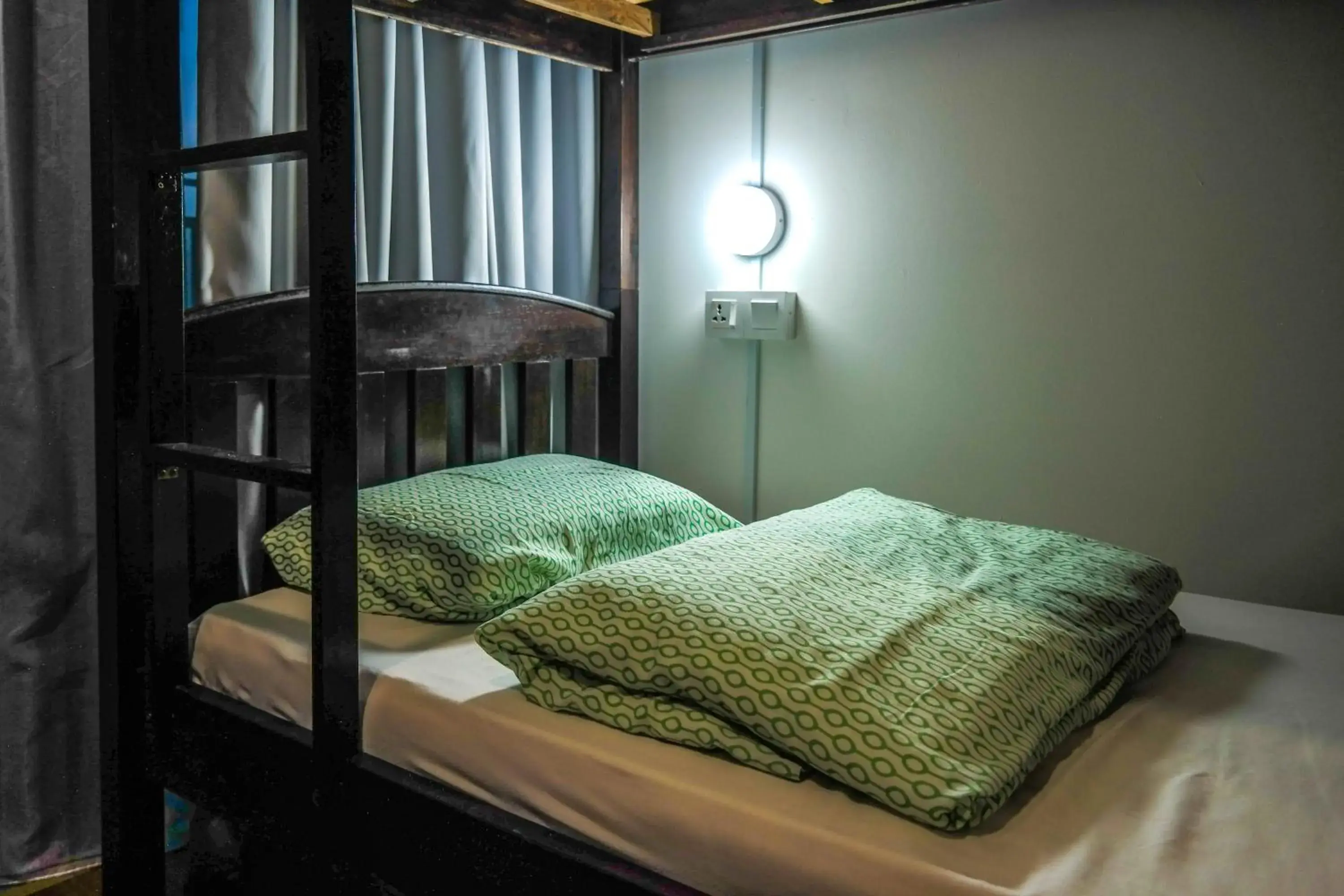 Bed in Resort Hostel In City Bed in Resort Hostel In City