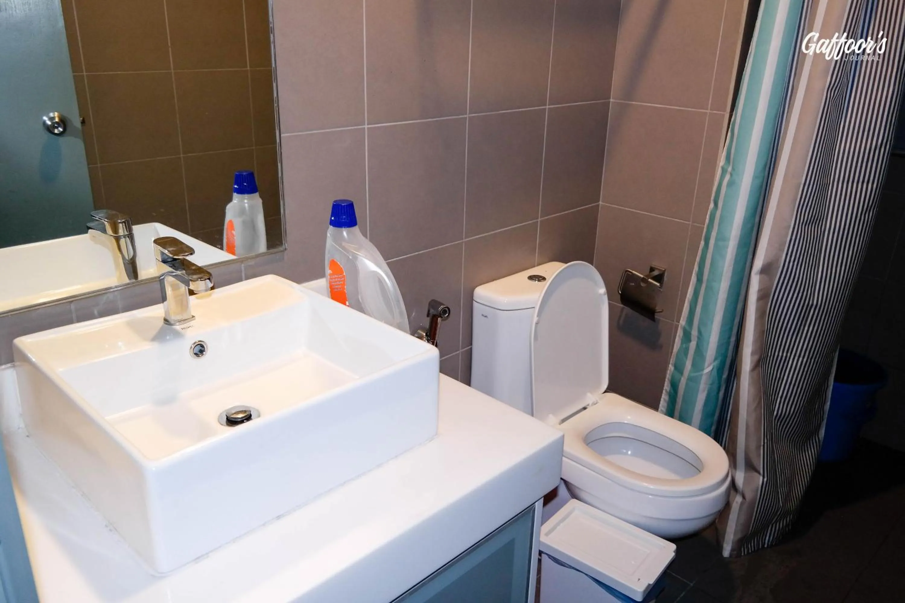 Bathroom in Resort Hostel In City