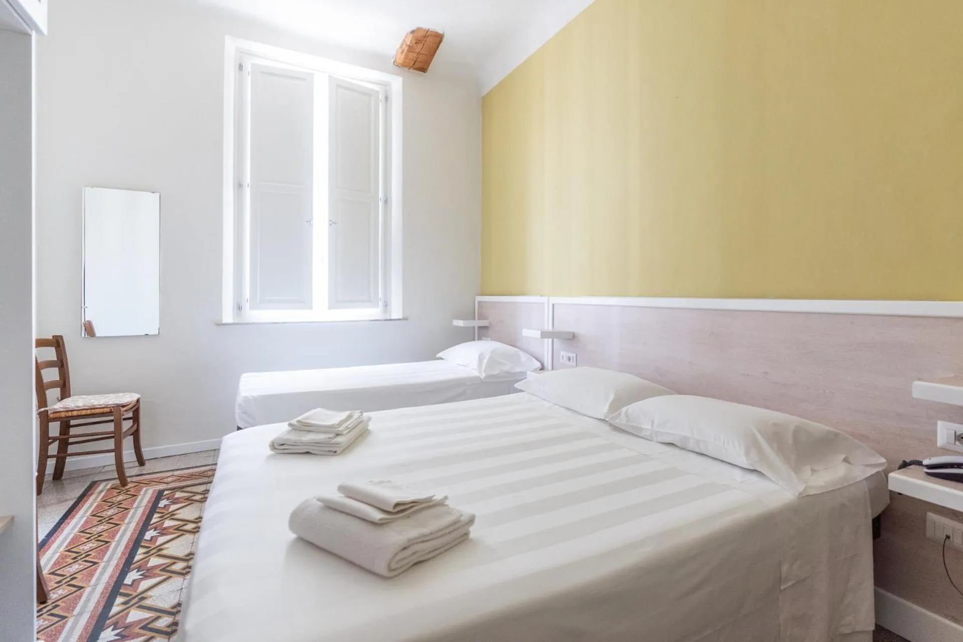Bed in Albergo Centrale