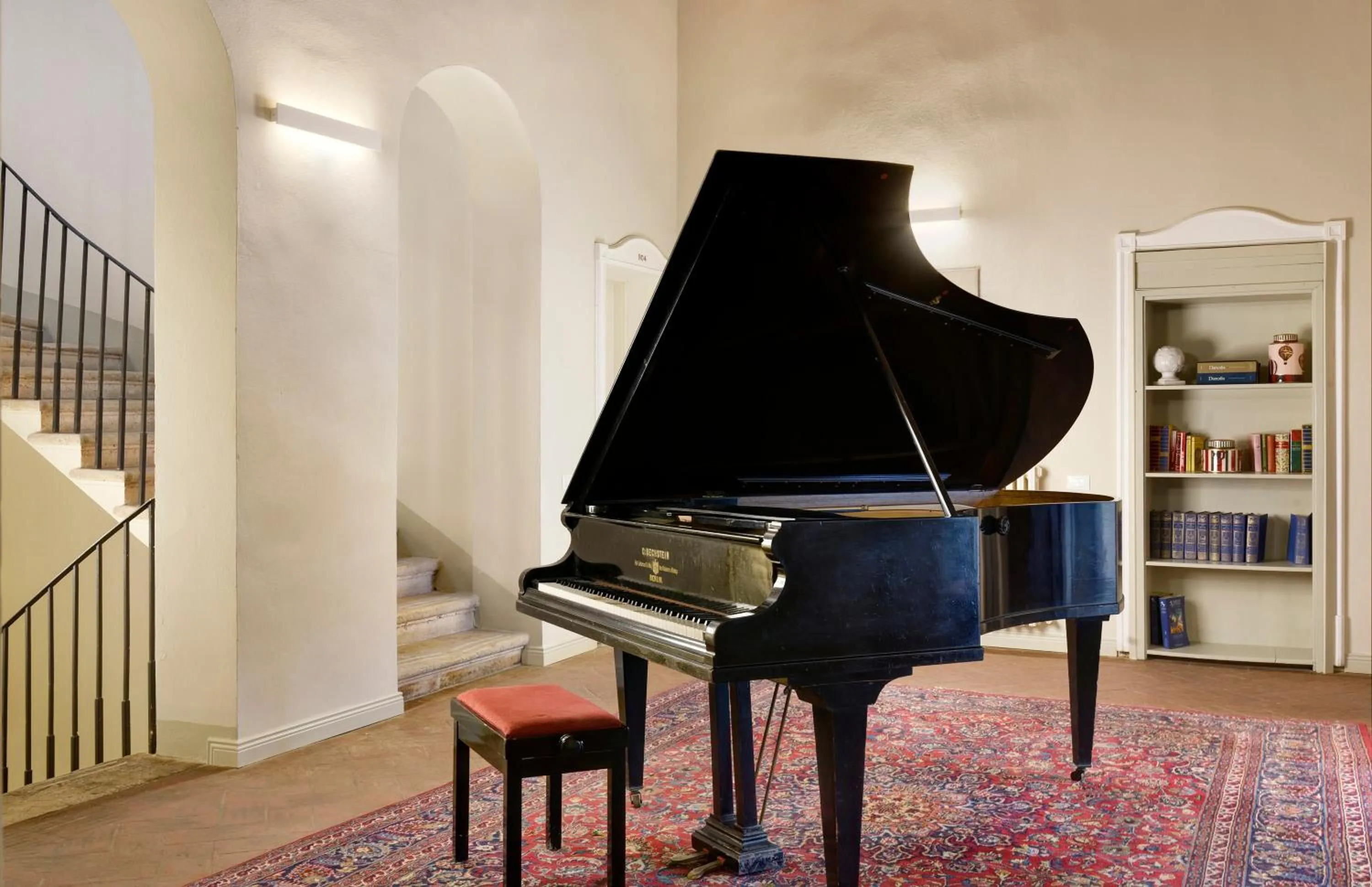 Communal lounge/ TV room in Villa Sabolini