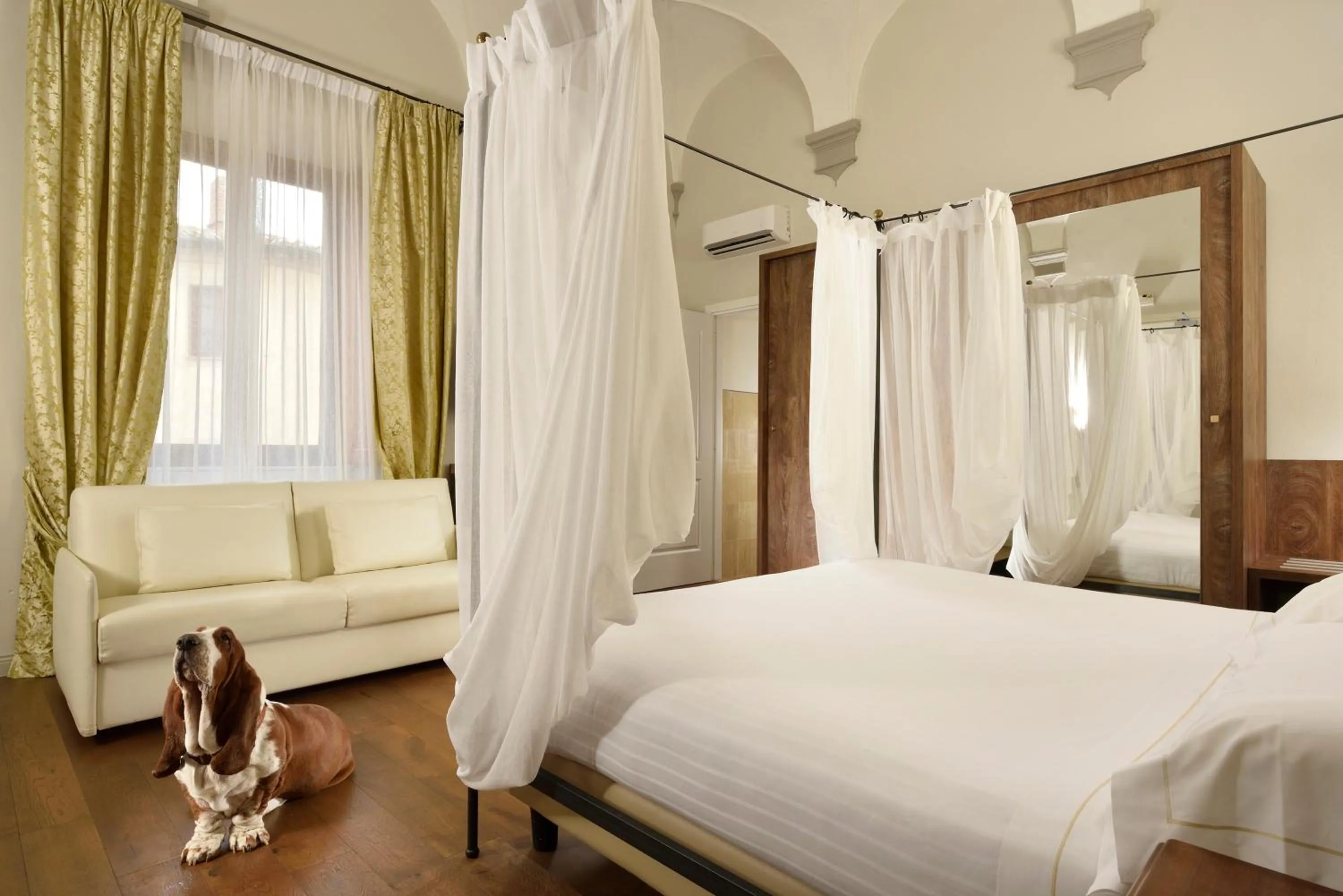 Bedroom, Bed in Villa Sabolini