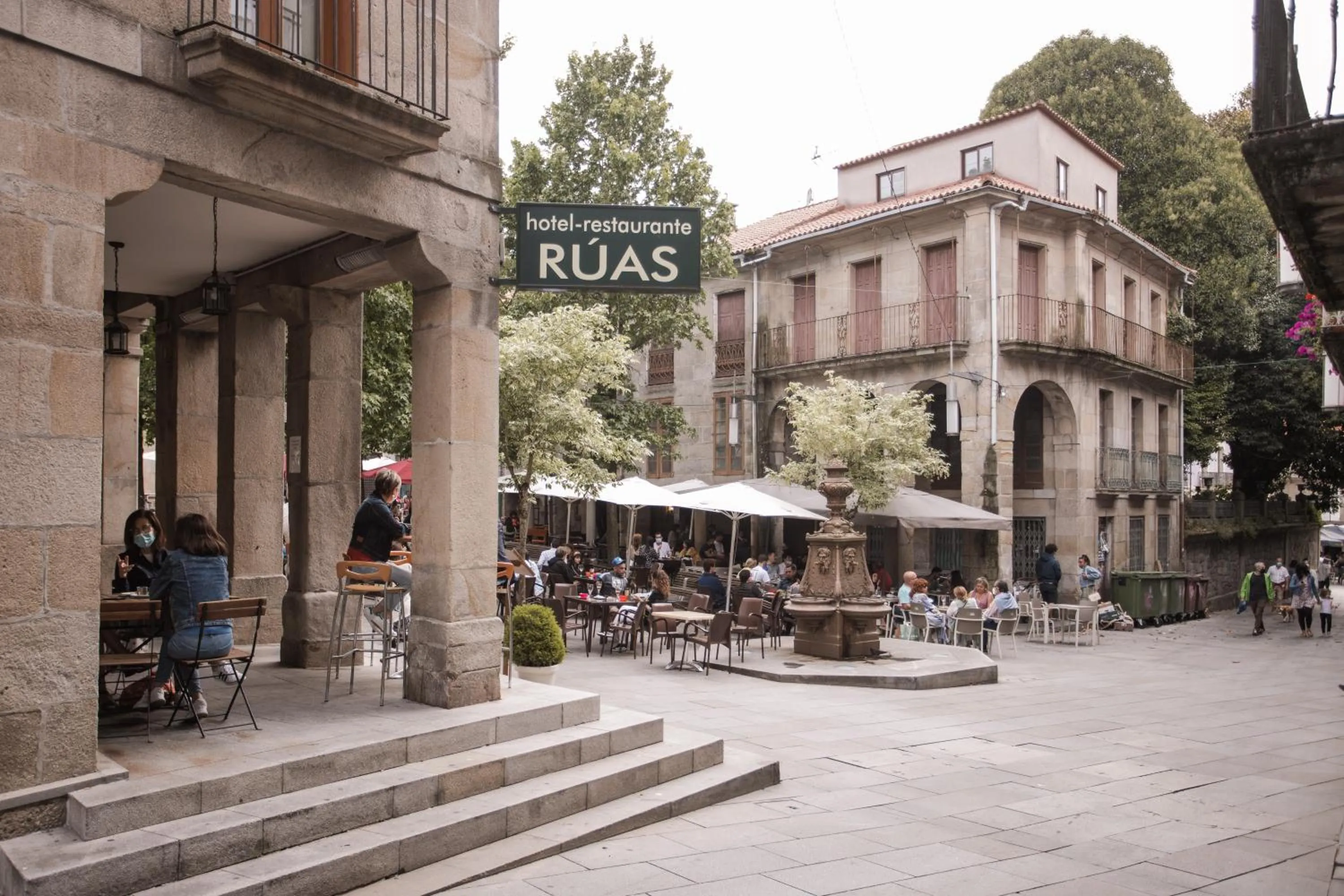 Property building in Hotel Restaurante Rúas