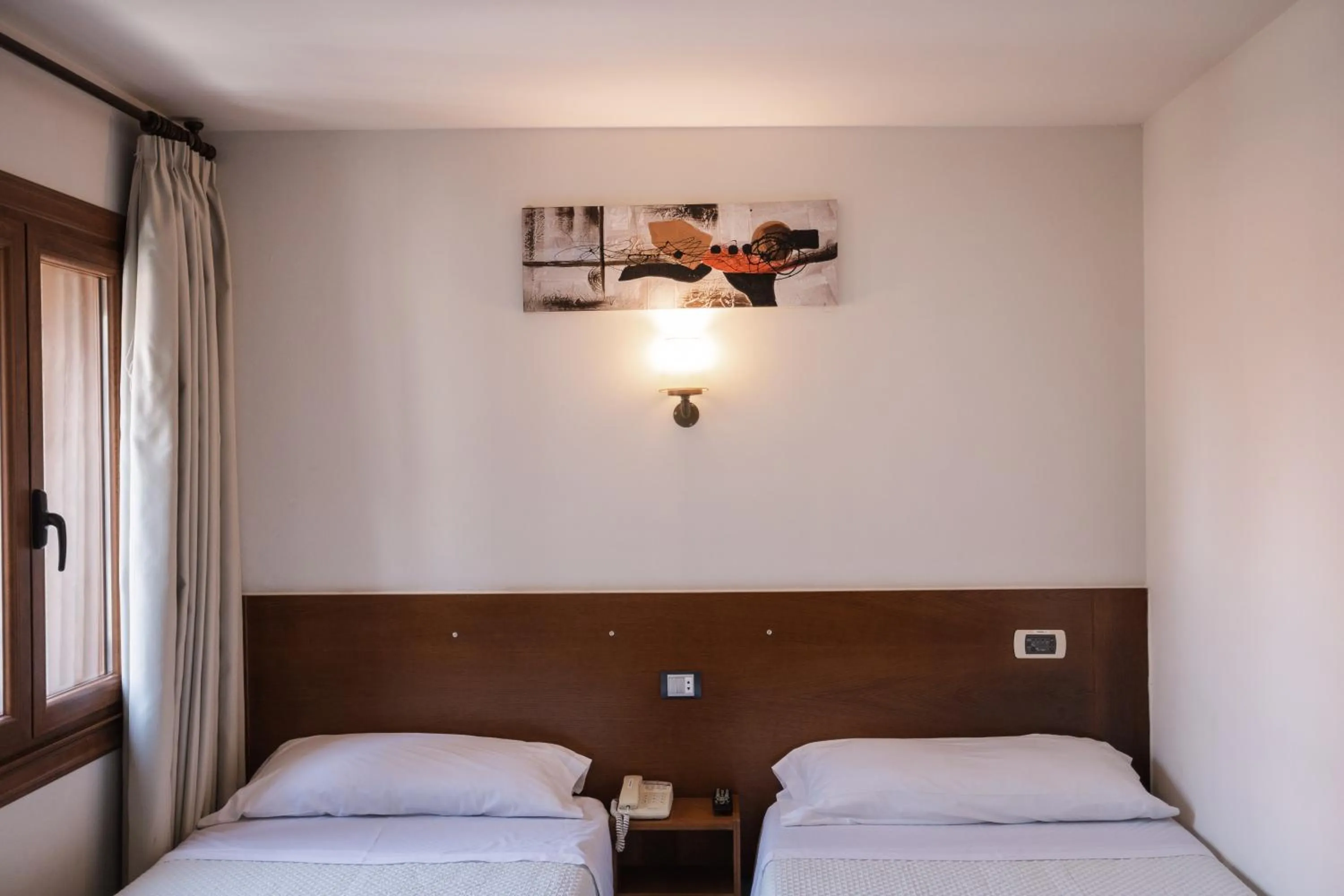 Photo of the whole room, Bed in Hotel Restaurante Rúas