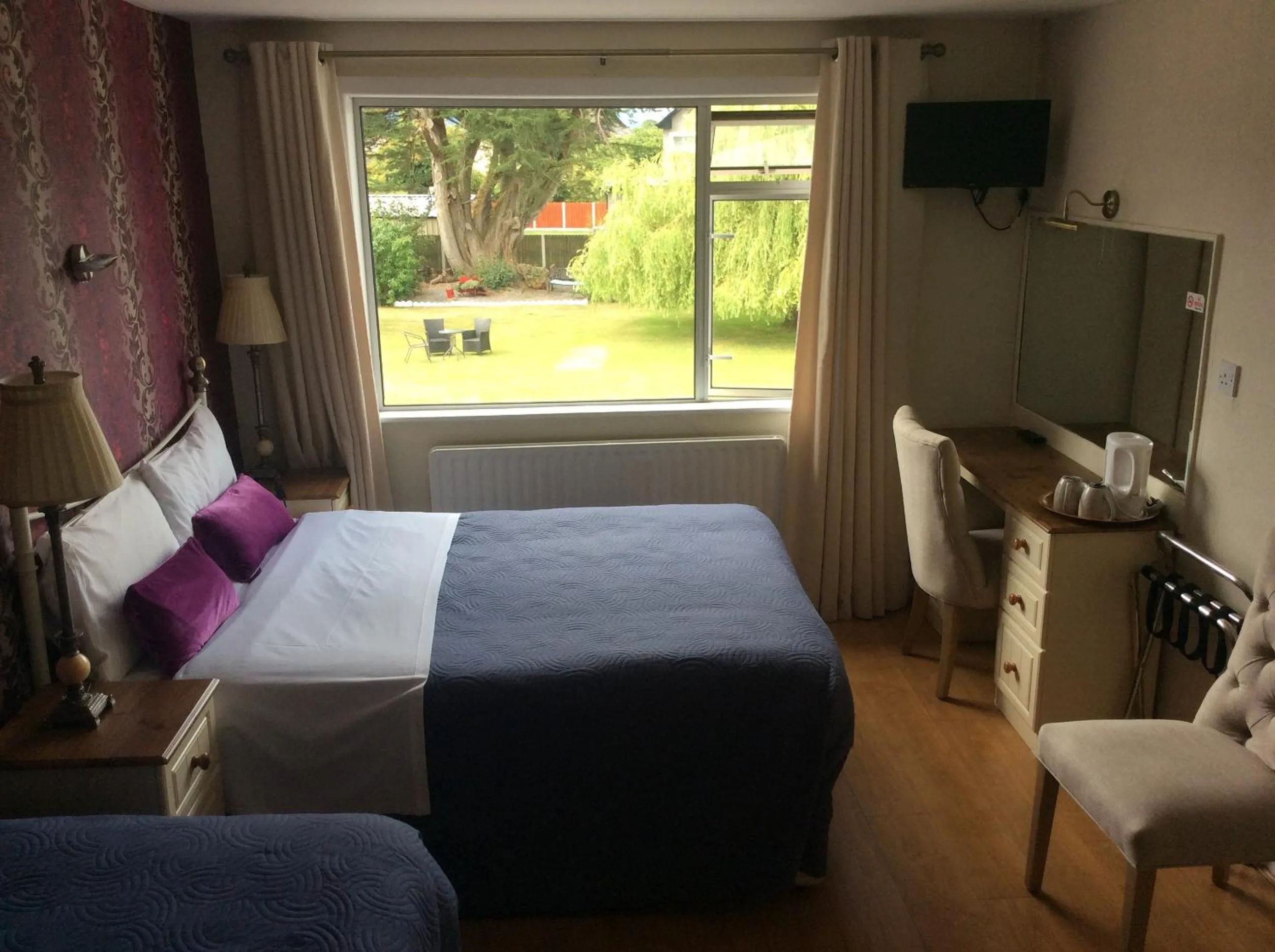 Bedroom, Bed in The Gardens B&B