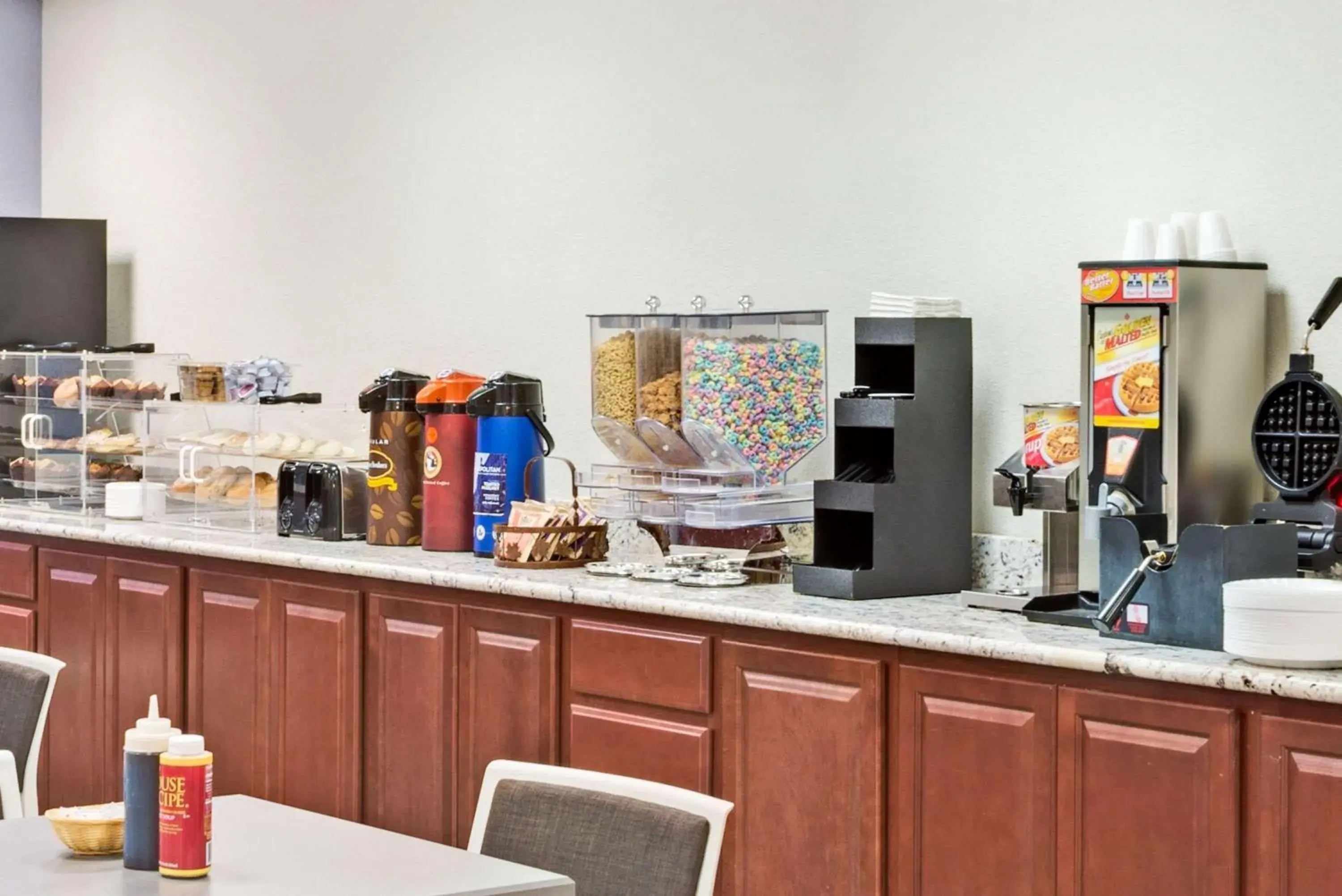 Restaurant/places to eat in Microtel Inn & Suites Urbandale Restaurant/places to eat in Microtel Inn & Suites Urbandale