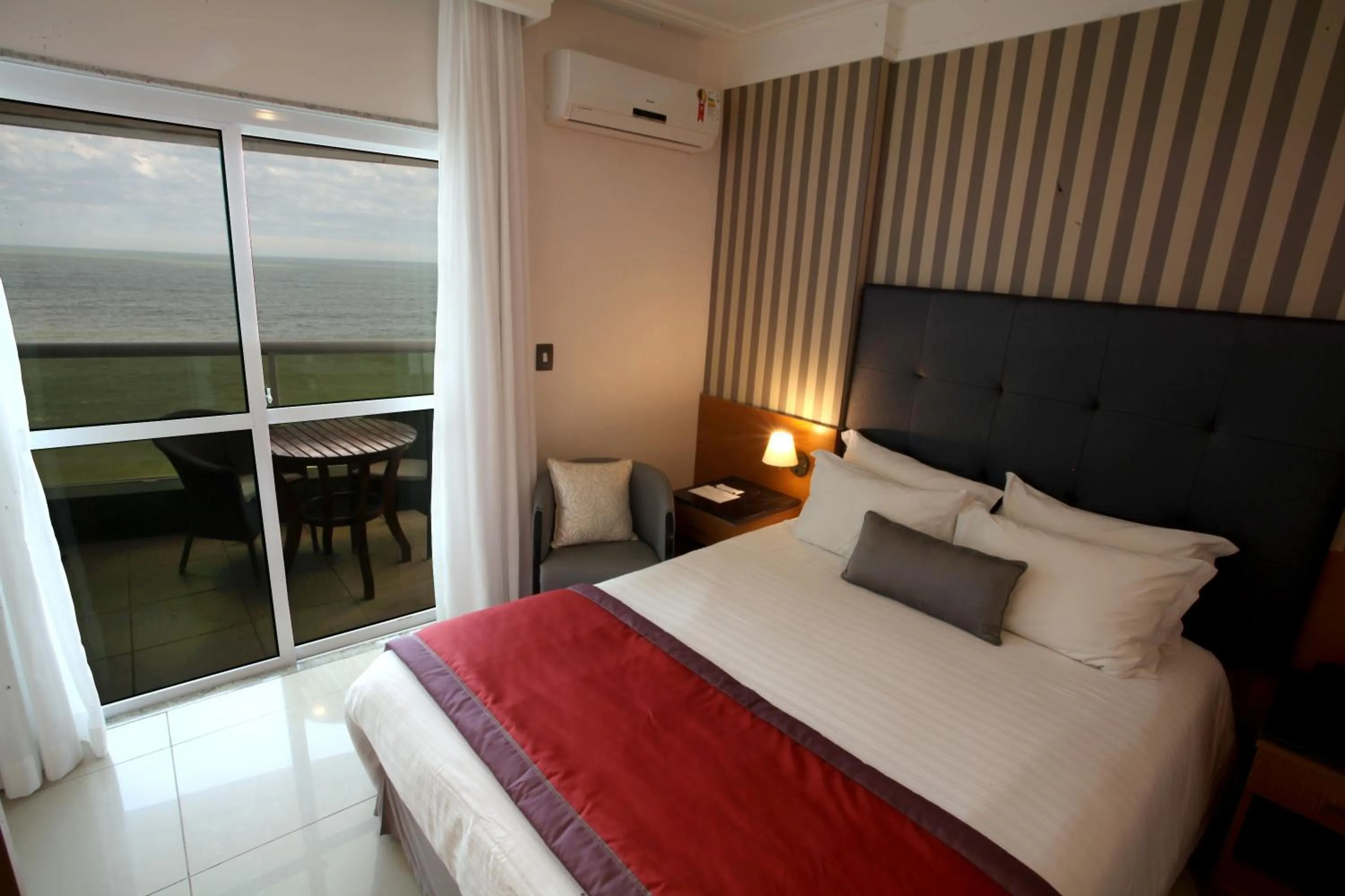 Photo of the whole room, Bed in Royal Macaé Palace Hotel