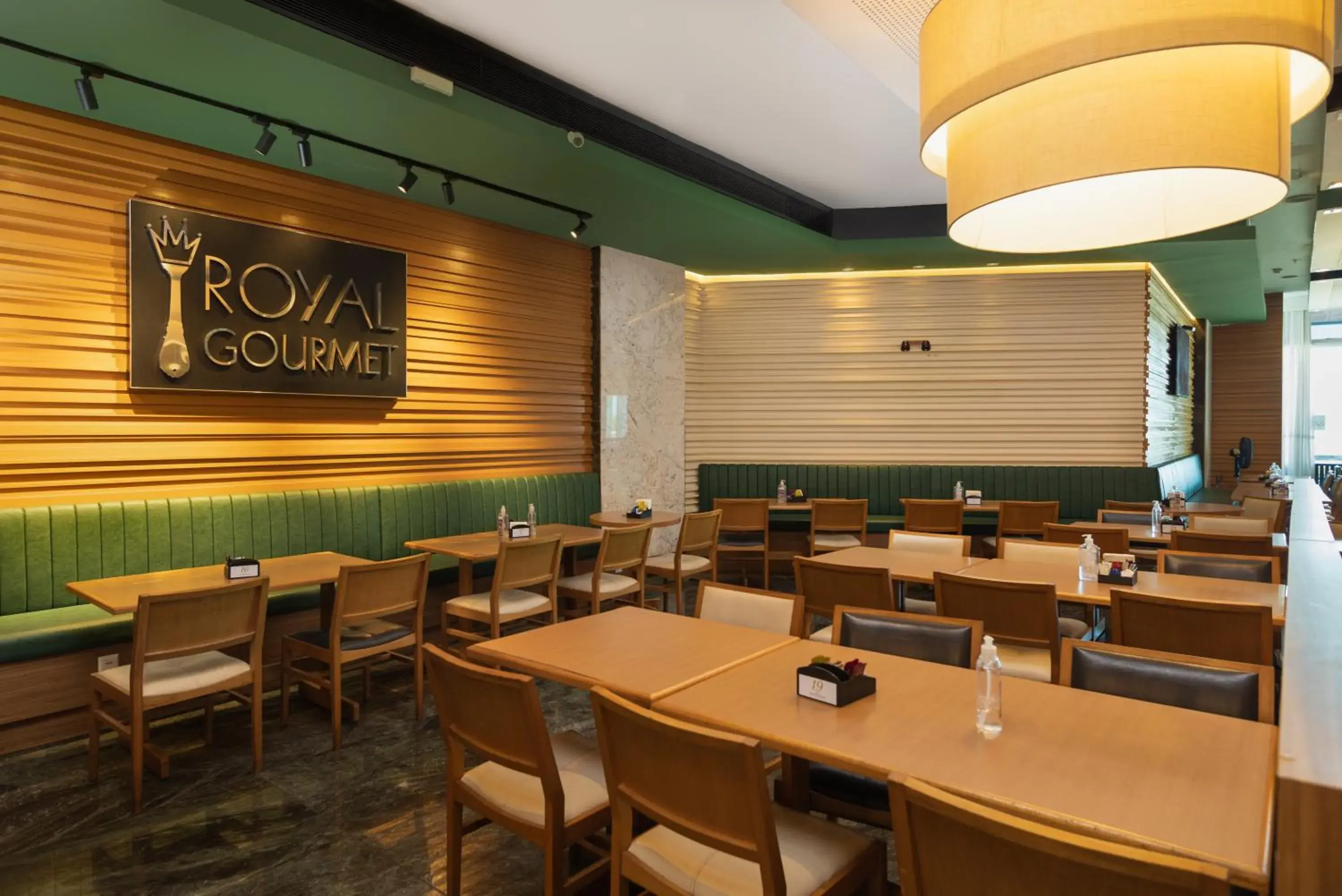 Restaurant/places to eat in Royal Macaé Palace Hotel Restaurant/places to eat in Royal Macaé Palace Hotel