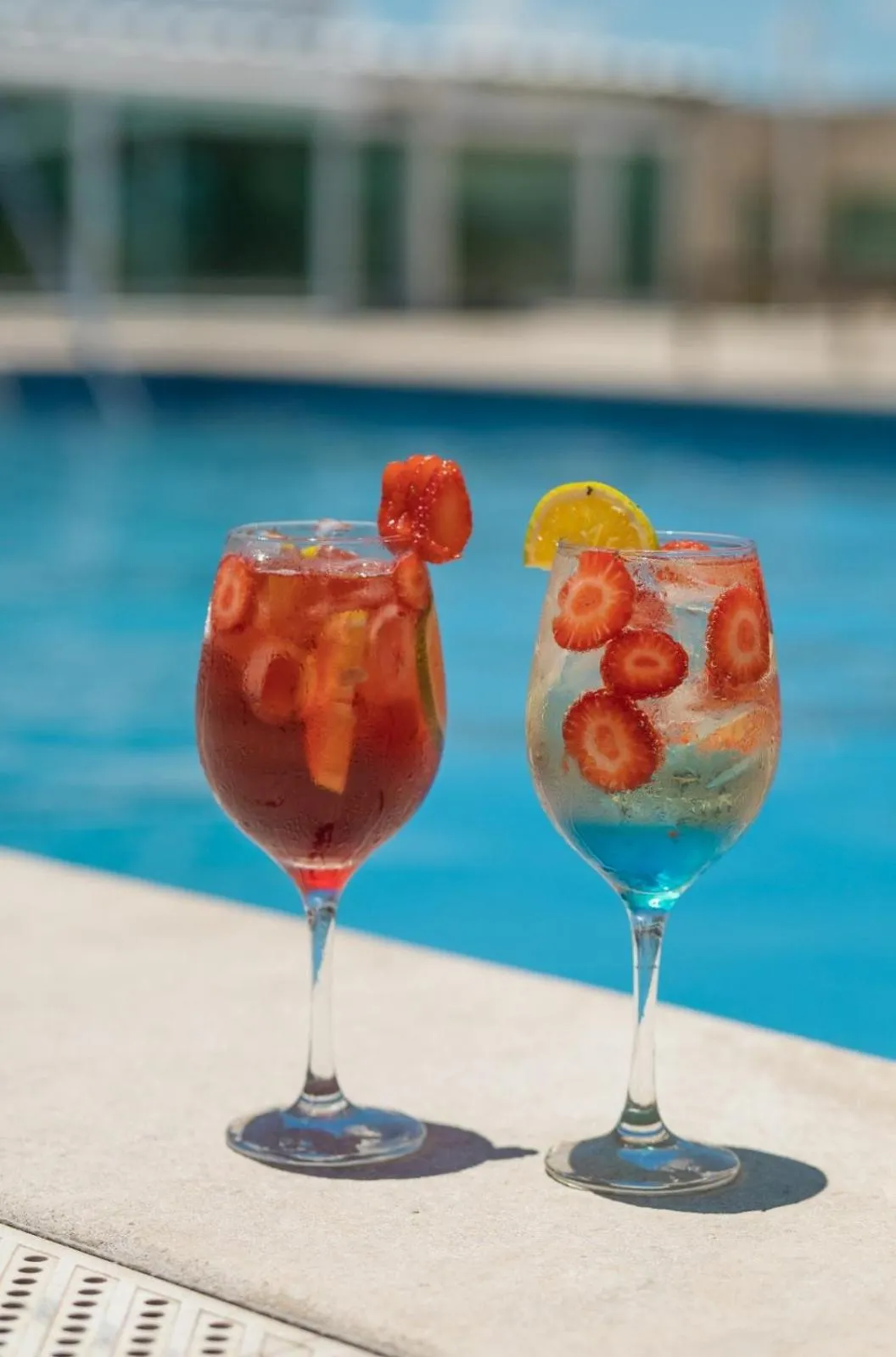 Swimming pool in Royal Macaé Palace Hotel