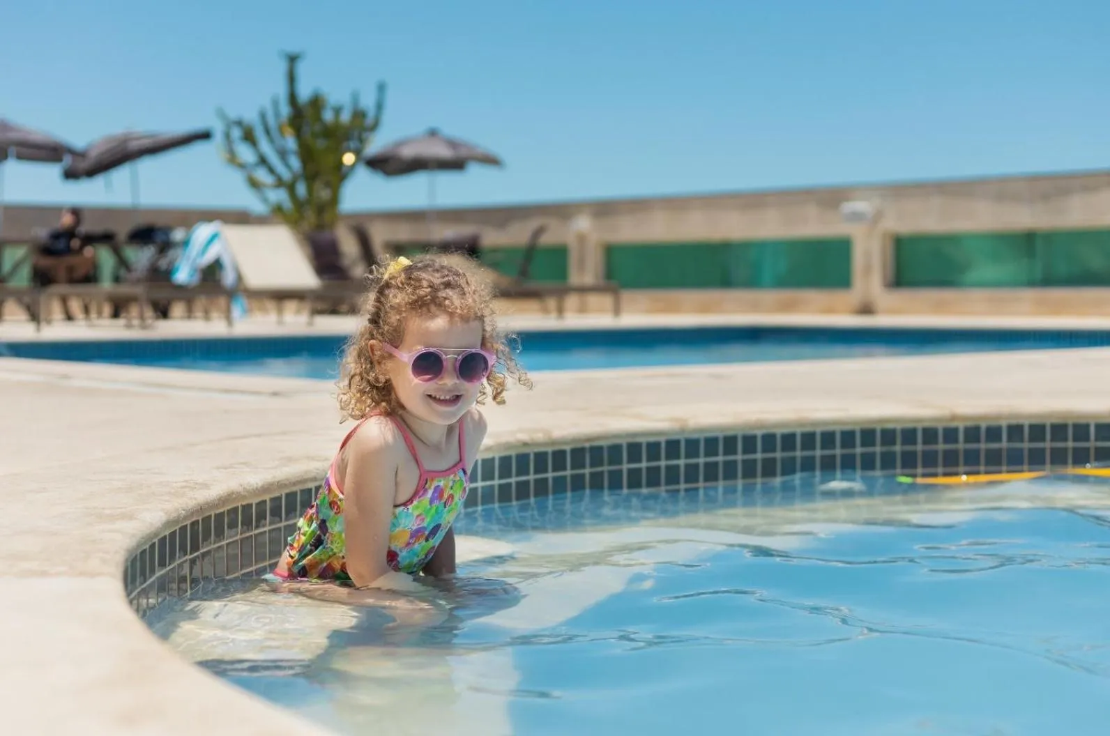 Swimming pool in Royal Macaé Palace Hotel