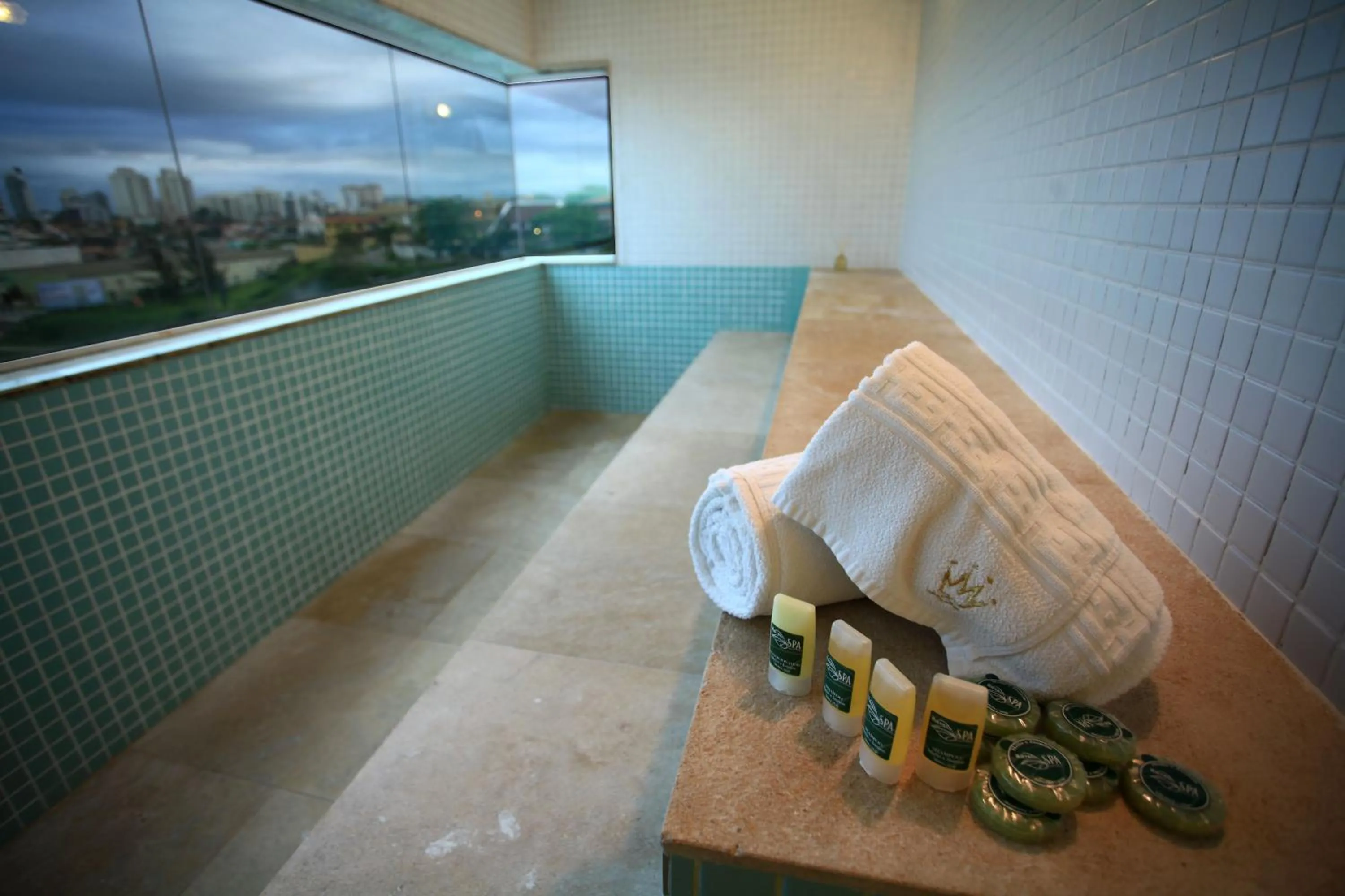 Steam room in Royal Macaé Palace Hotel
