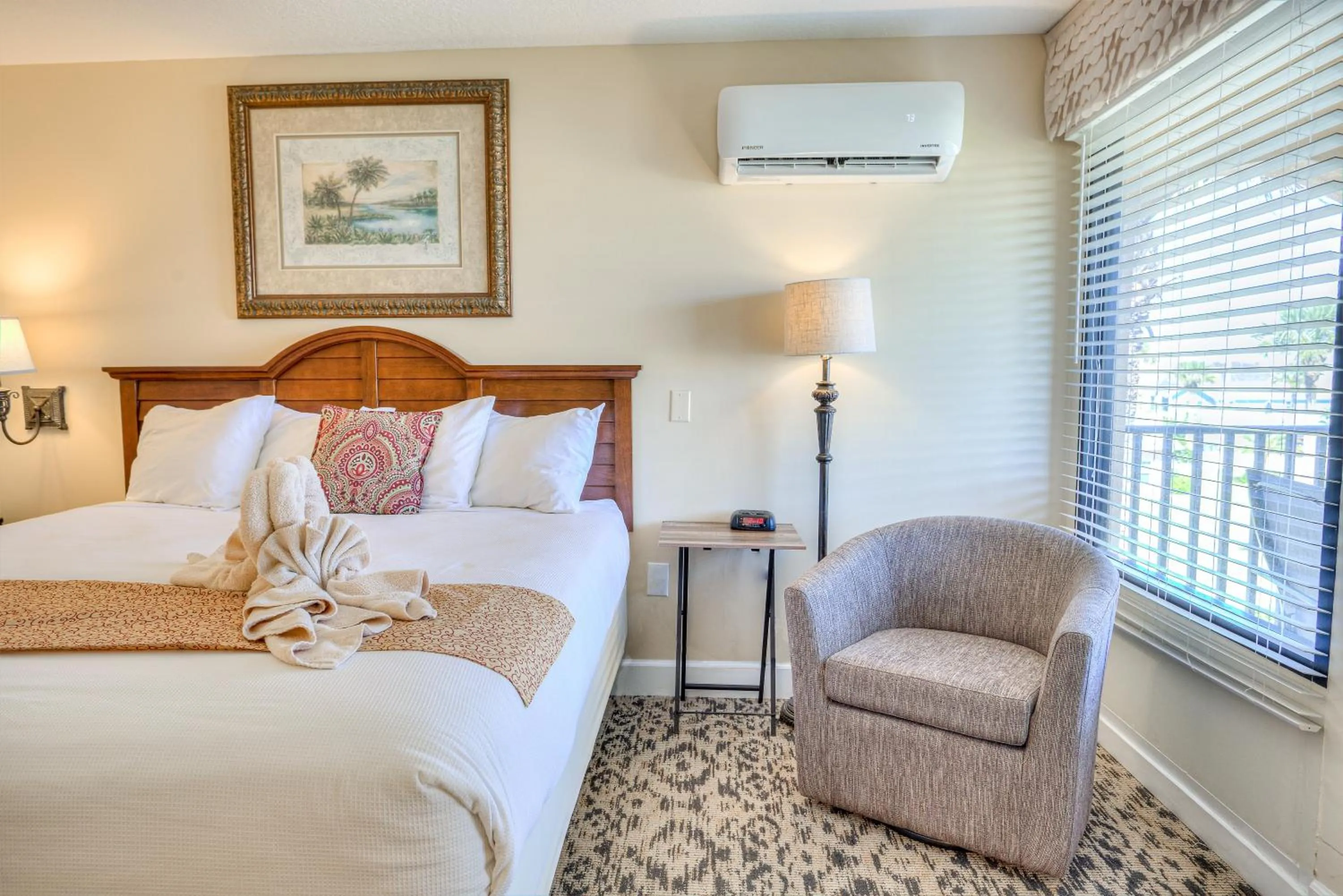 Bedroom, Bed in La Fiesta Ocean Inn & Suites