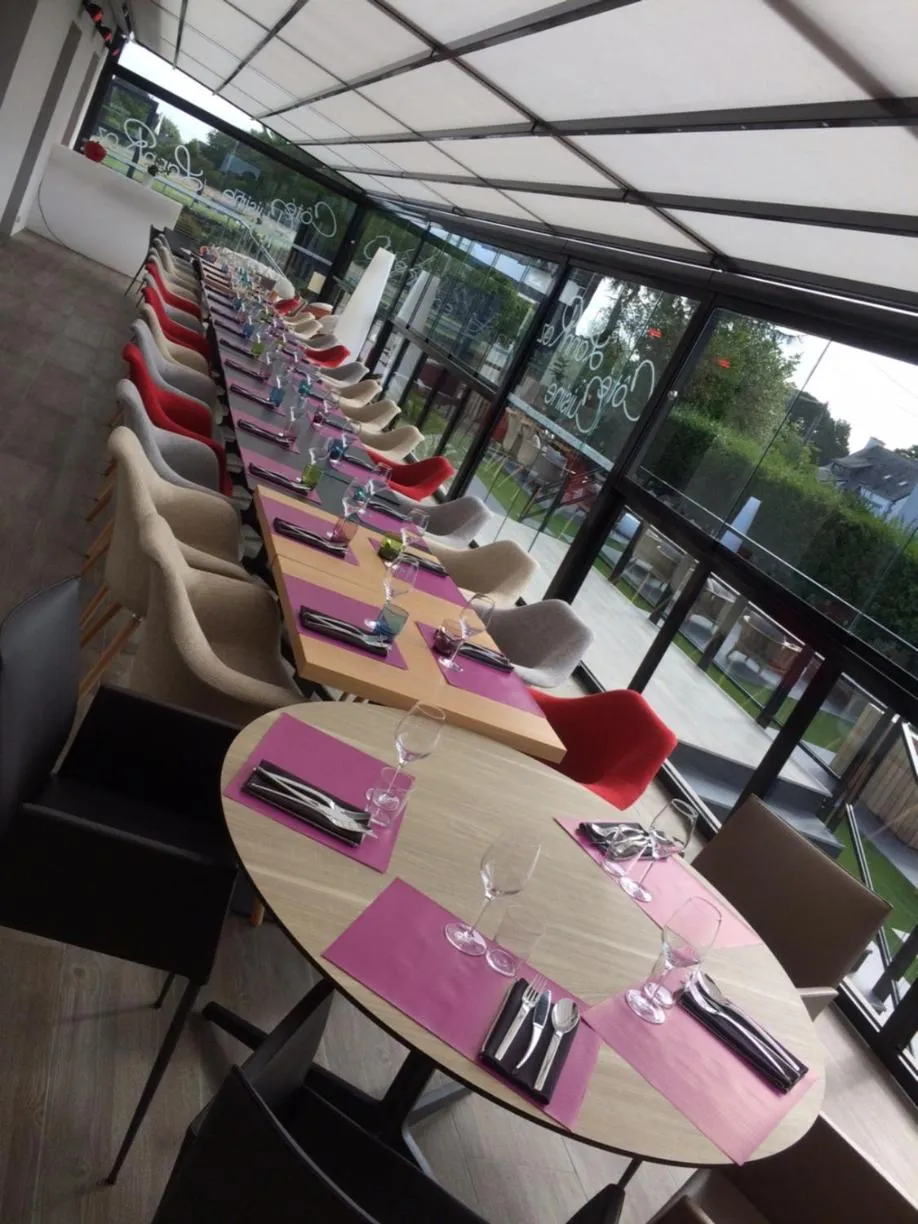 Property building in Hotel-Restaurant Lann Roz / Côte Cuisine