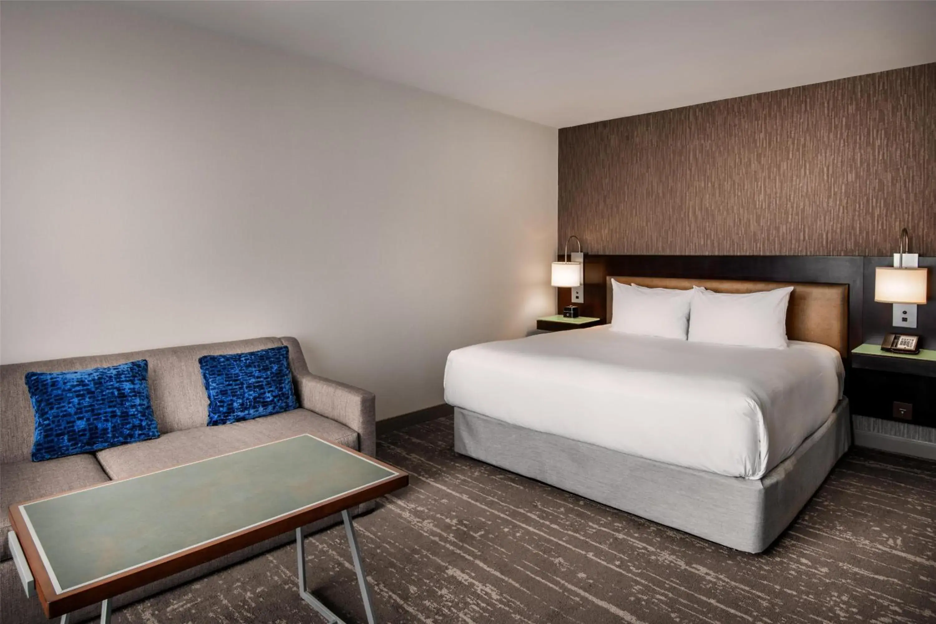 Bedroom, Bed in Hyatt Regency Indianapolis Bedroom, Bed in Hyatt Regency Indianapolis