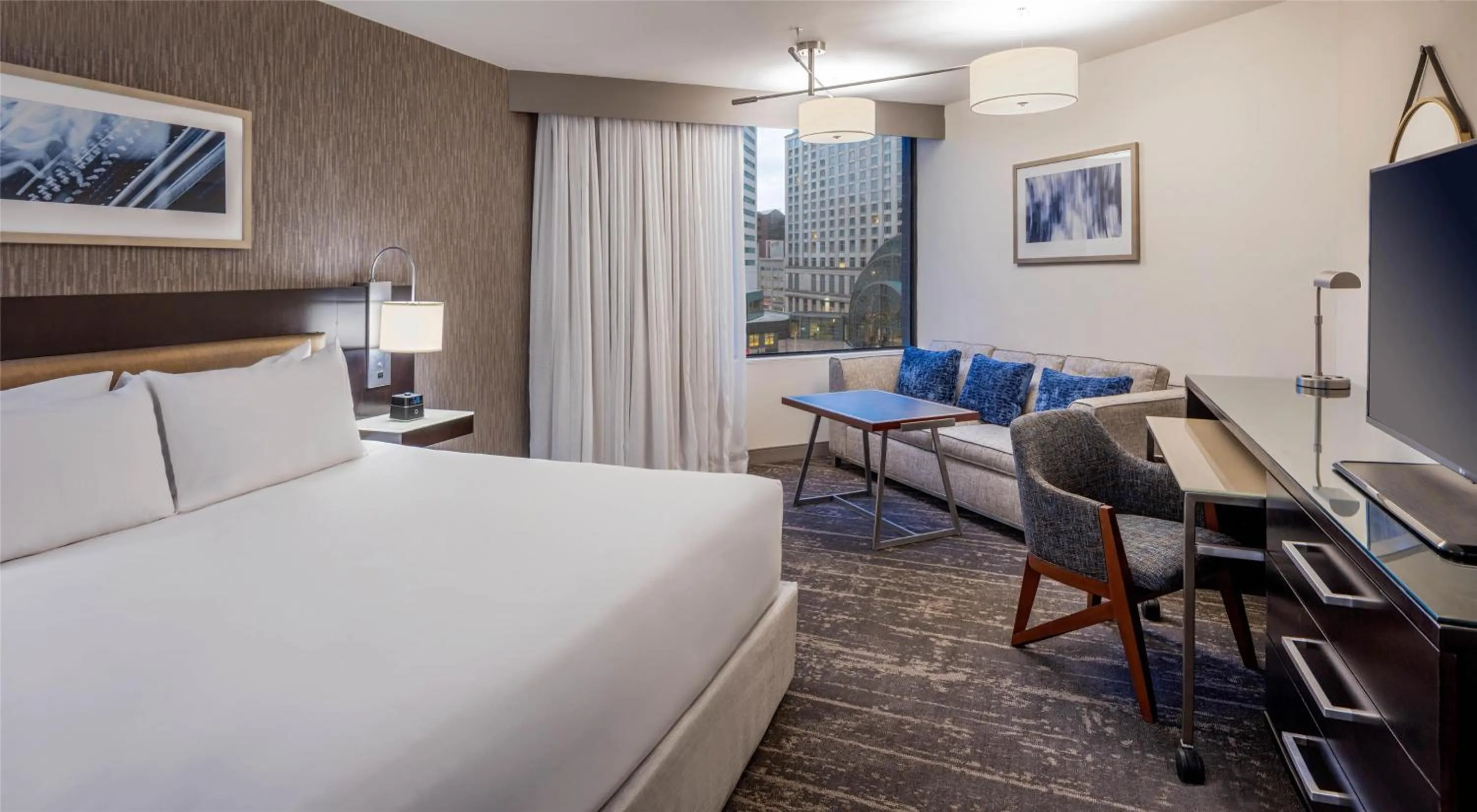 Bedroom, Bed in Hyatt Regency Indianapolis