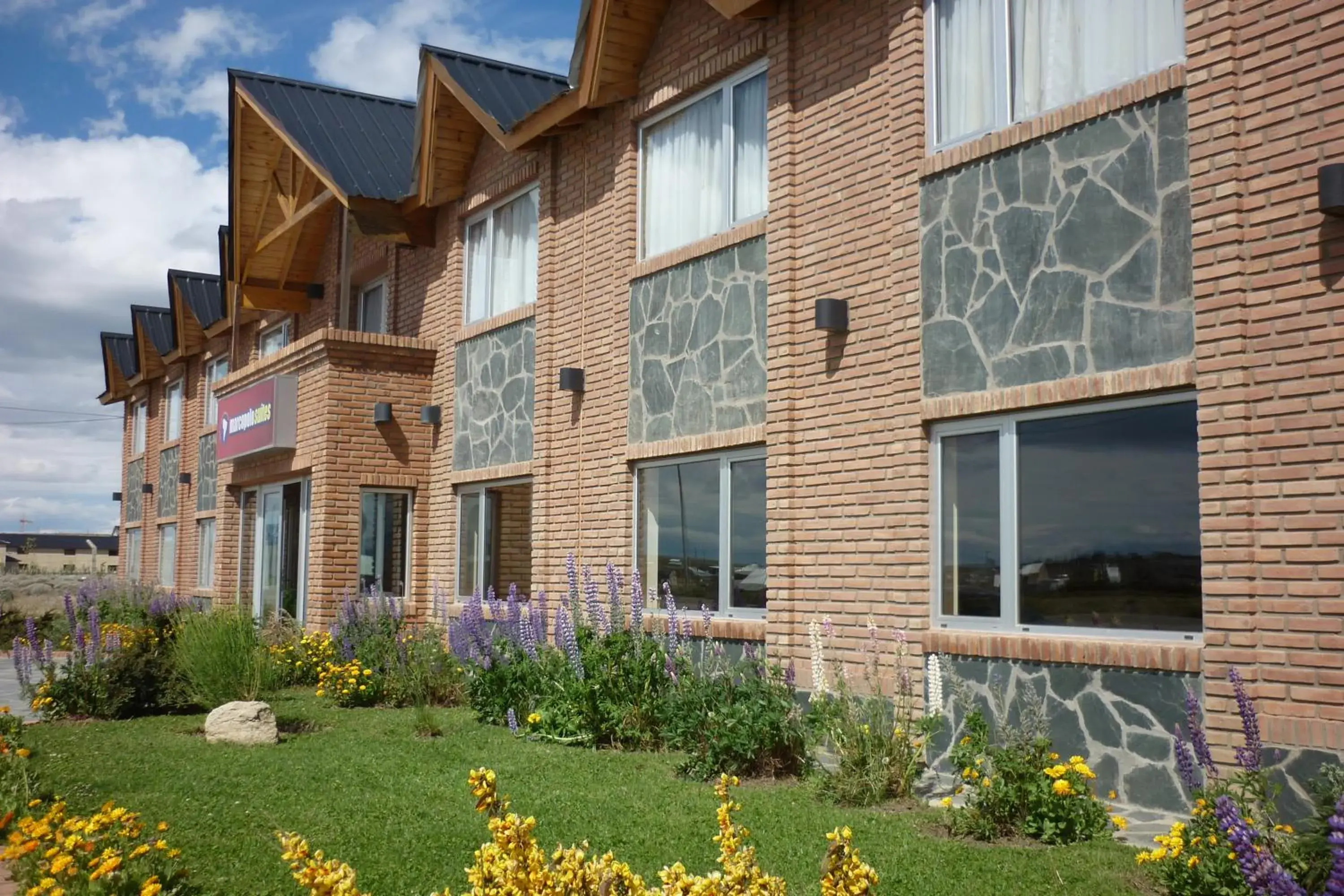 Facade/entrance in Marcopolo Suites Calafate Facade/entrance in Marcopolo Suites Calafate