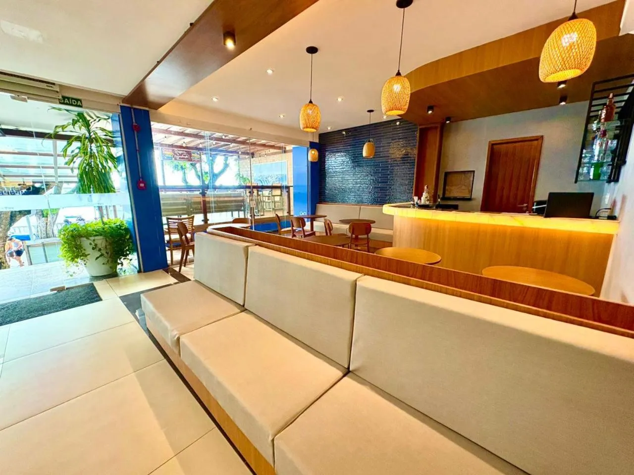 Restaurant/places to eat in Hit Hotel